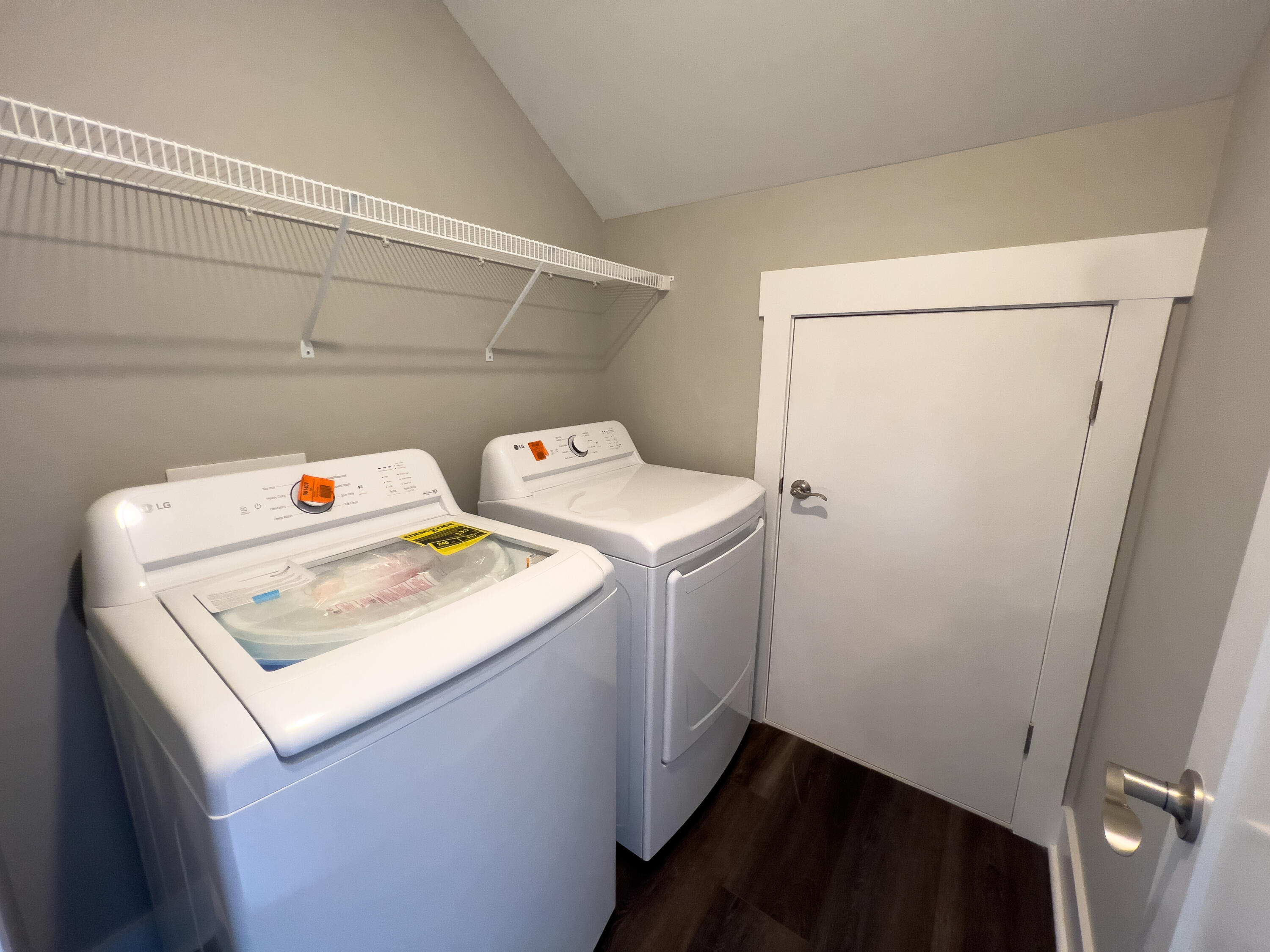 9504 State Street, B