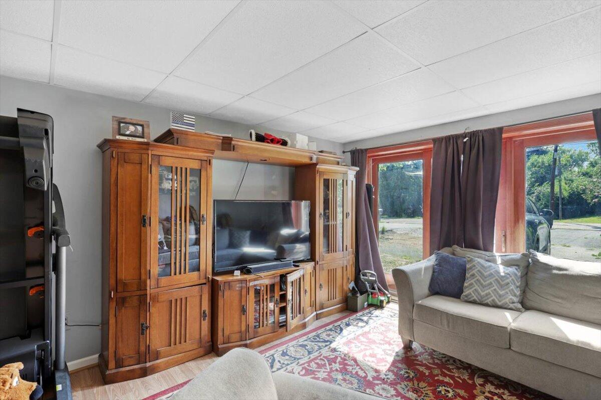 8931 N Hickory Valley Road