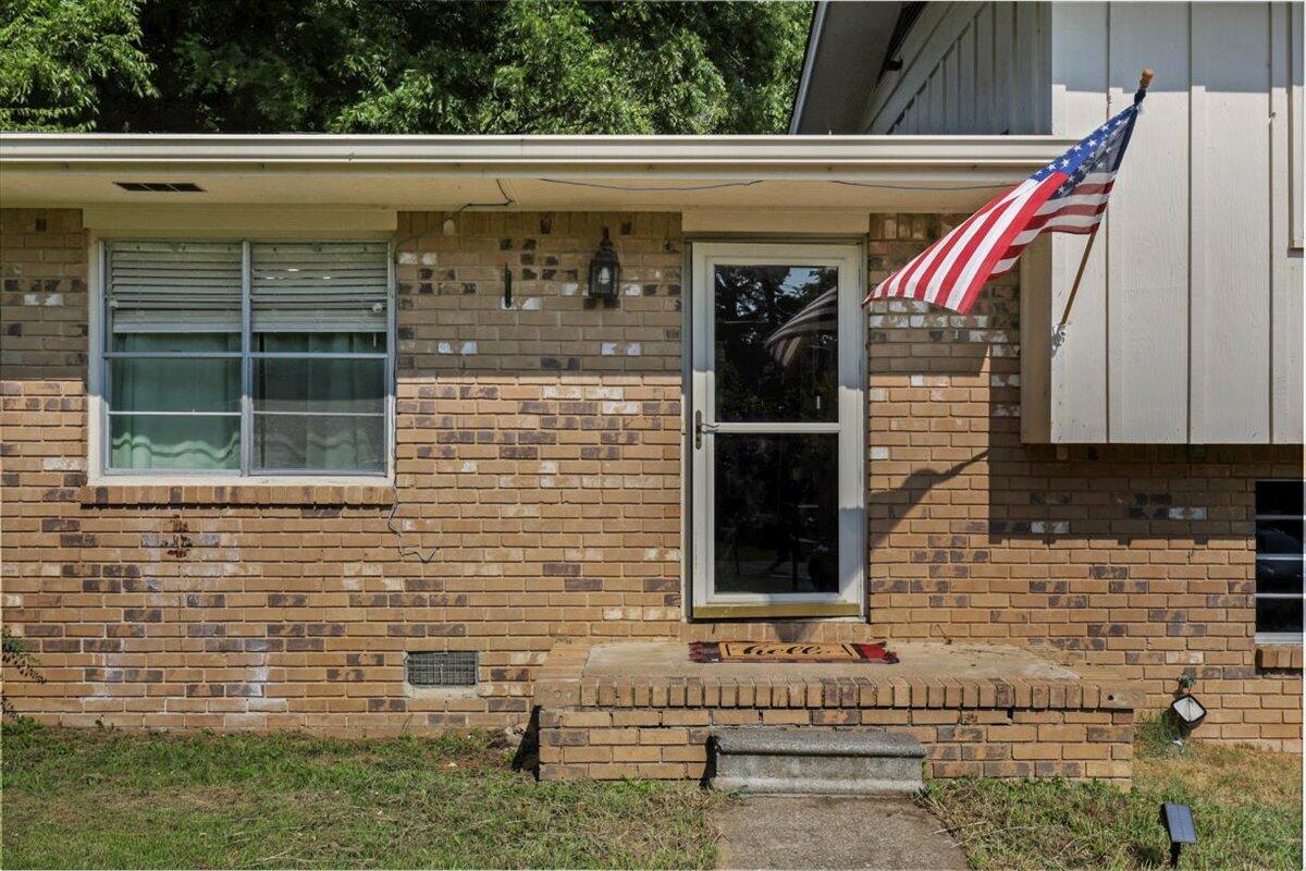 8931 N Hickory Valley Road