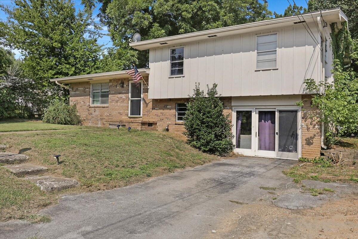 8931 N Hickory Valley Road