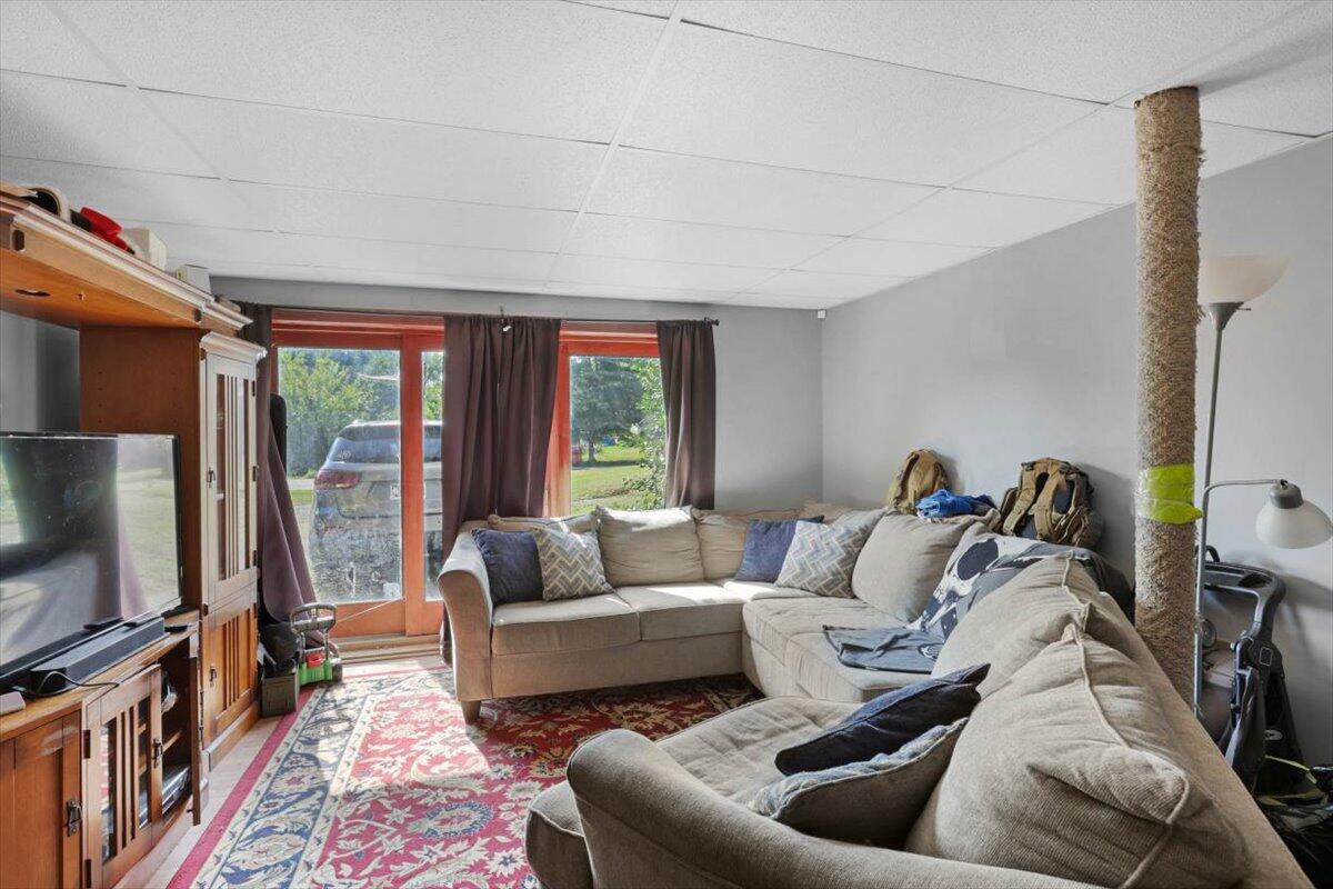 8931 N Hickory Valley Road