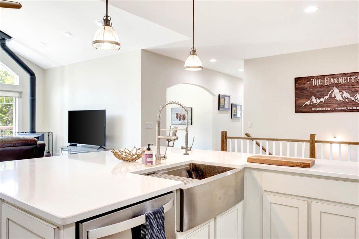 655 Thunder Ridge Drive