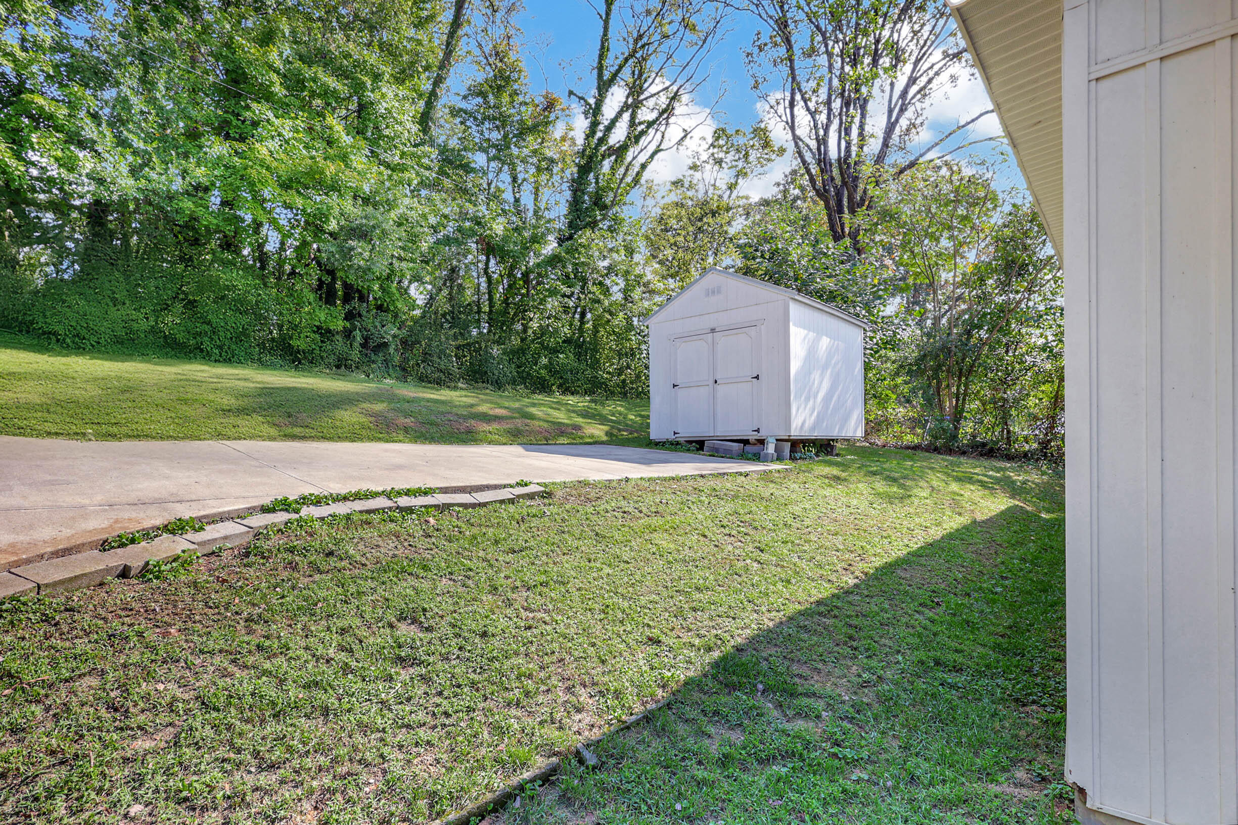 90 Echota 4th Street