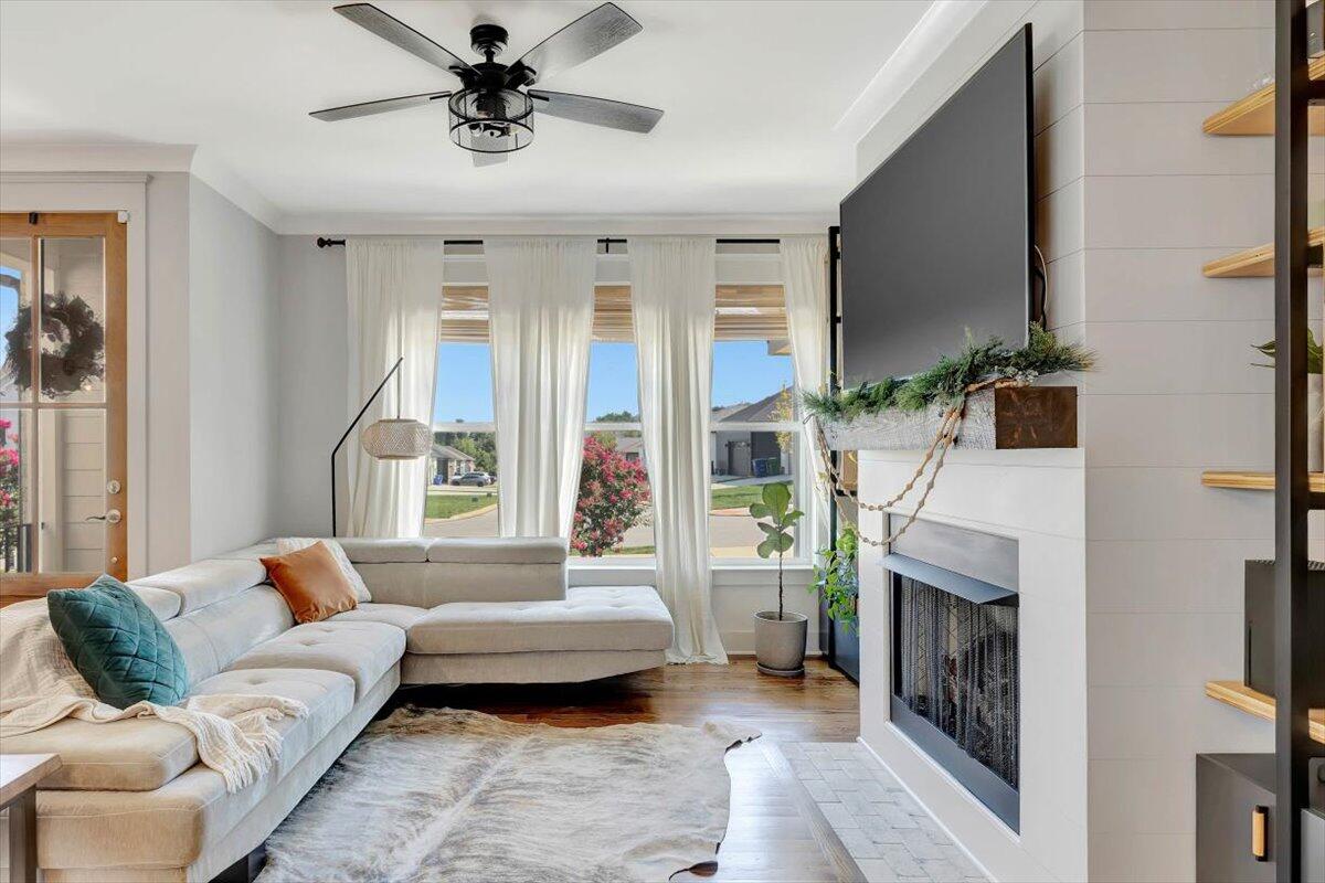 4129 Barnsley Loop