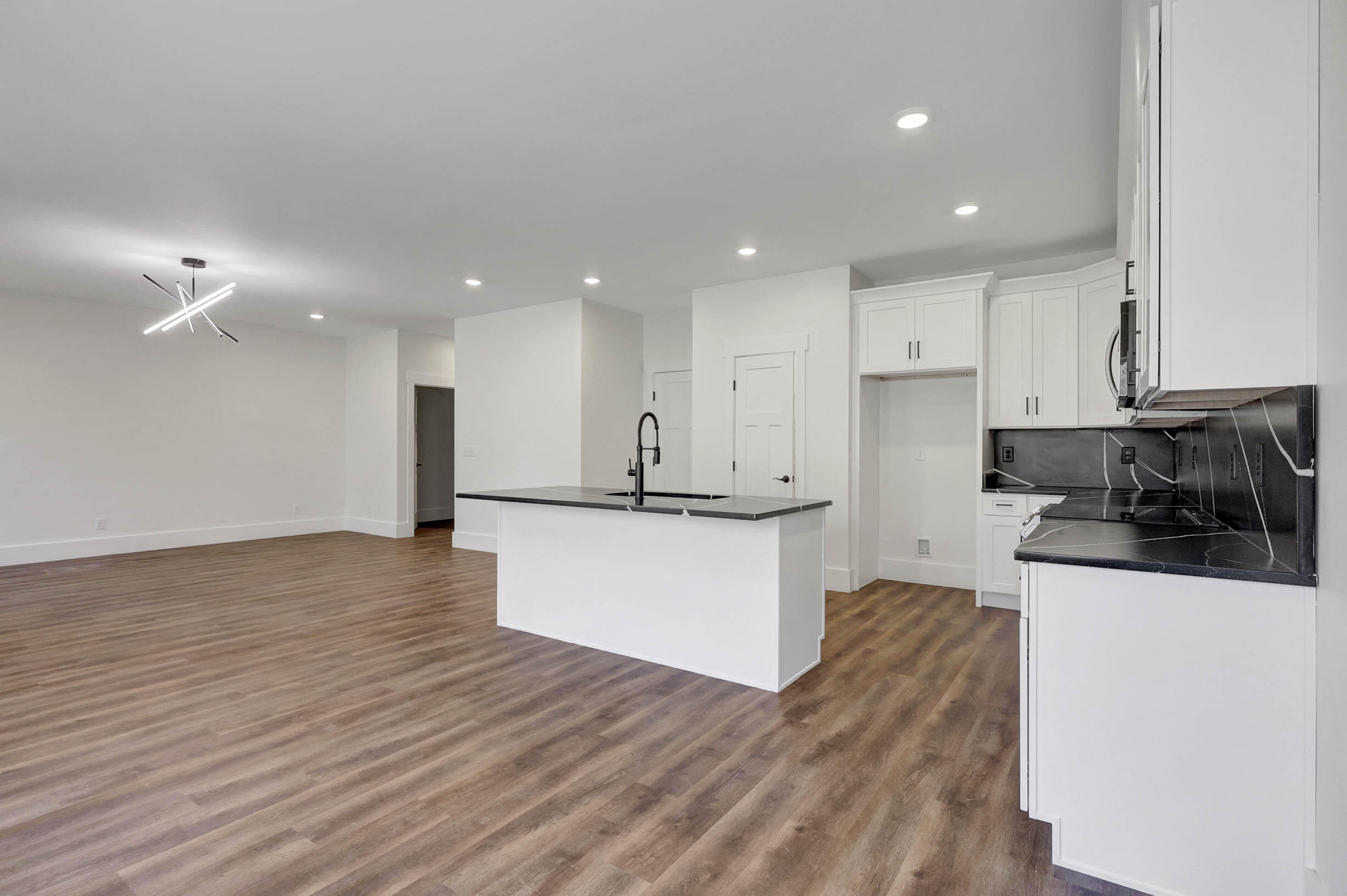 7592 Grasshopper Road