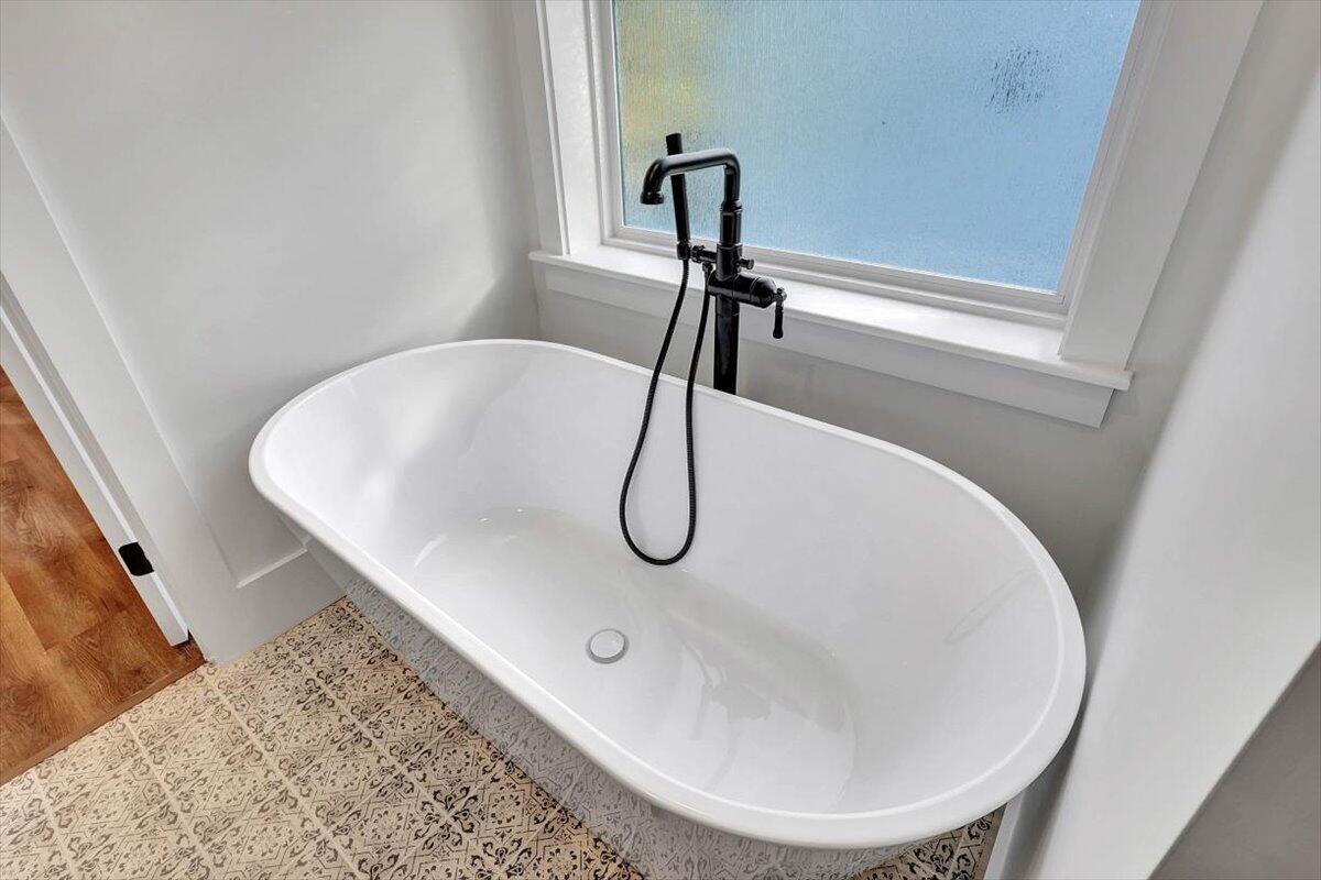 7592 Grasshopper Road