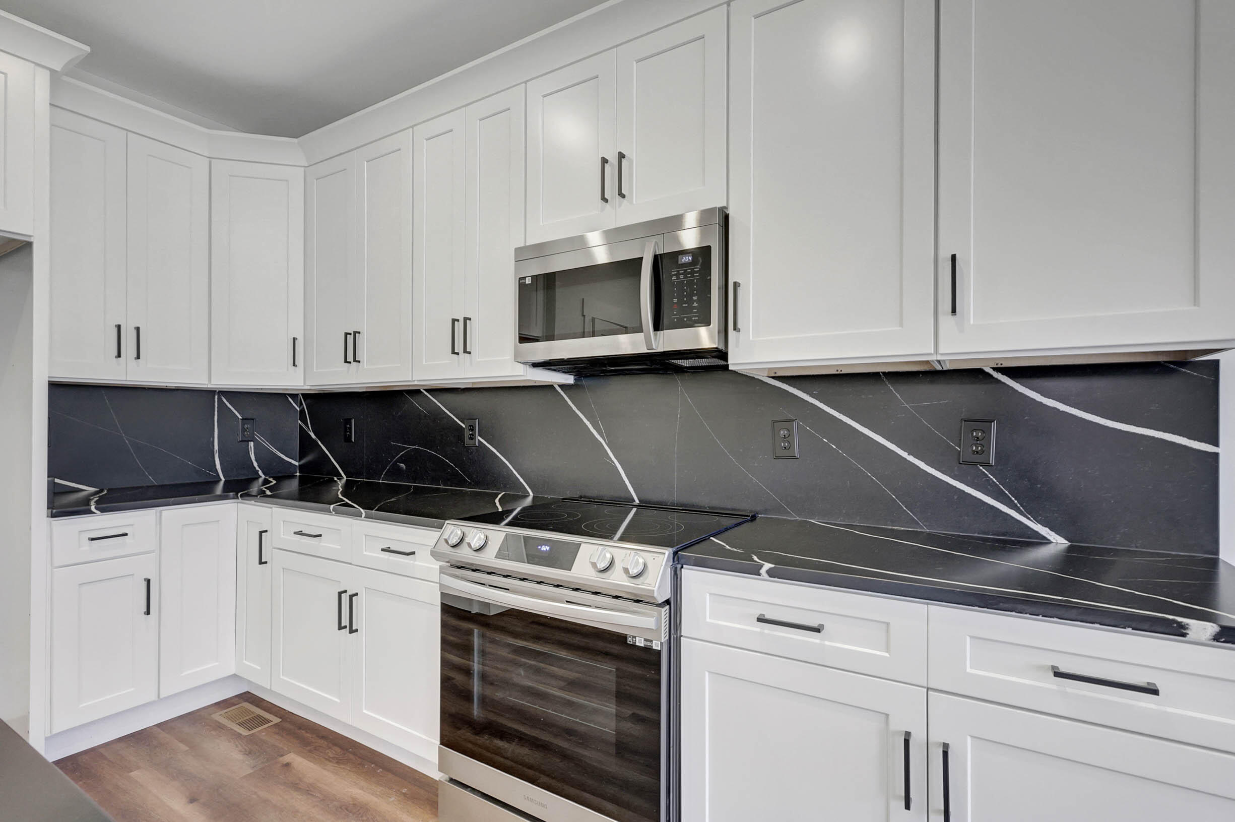 7592 Grasshopper Road