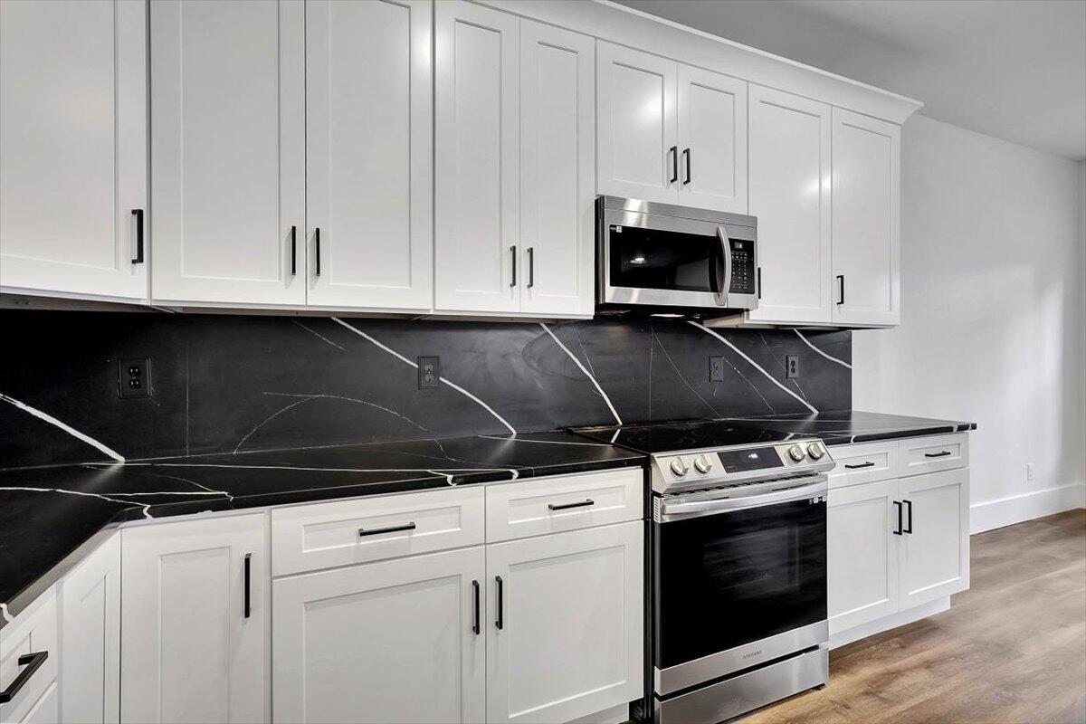 7592 Grasshopper Road