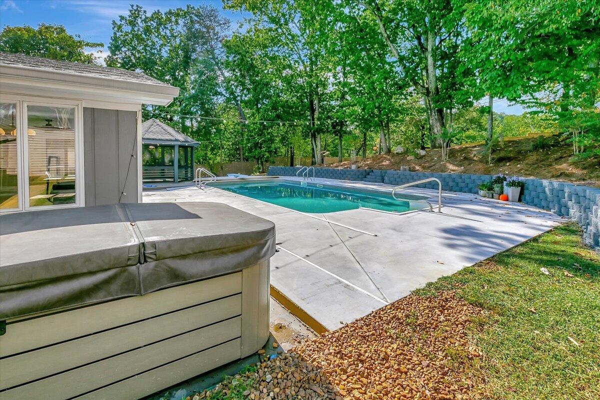 5303 Inlet View Lane