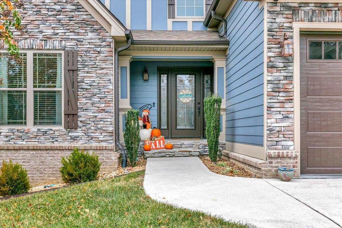 8111 Burgundy Circle