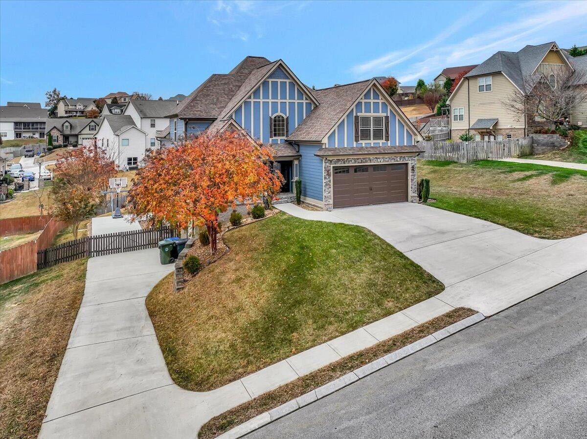 8111 Burgundy Circle