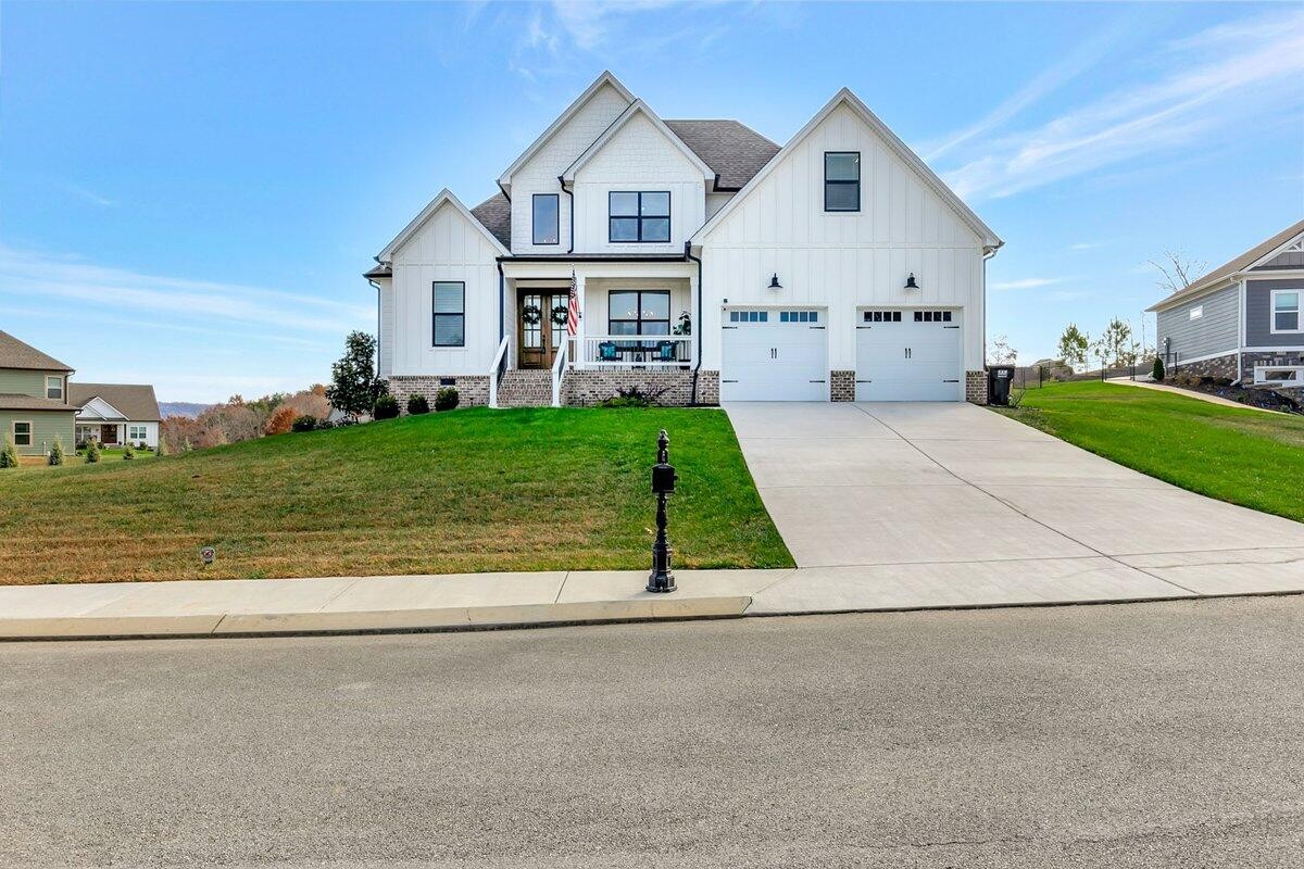 9215 Sir Charles Court