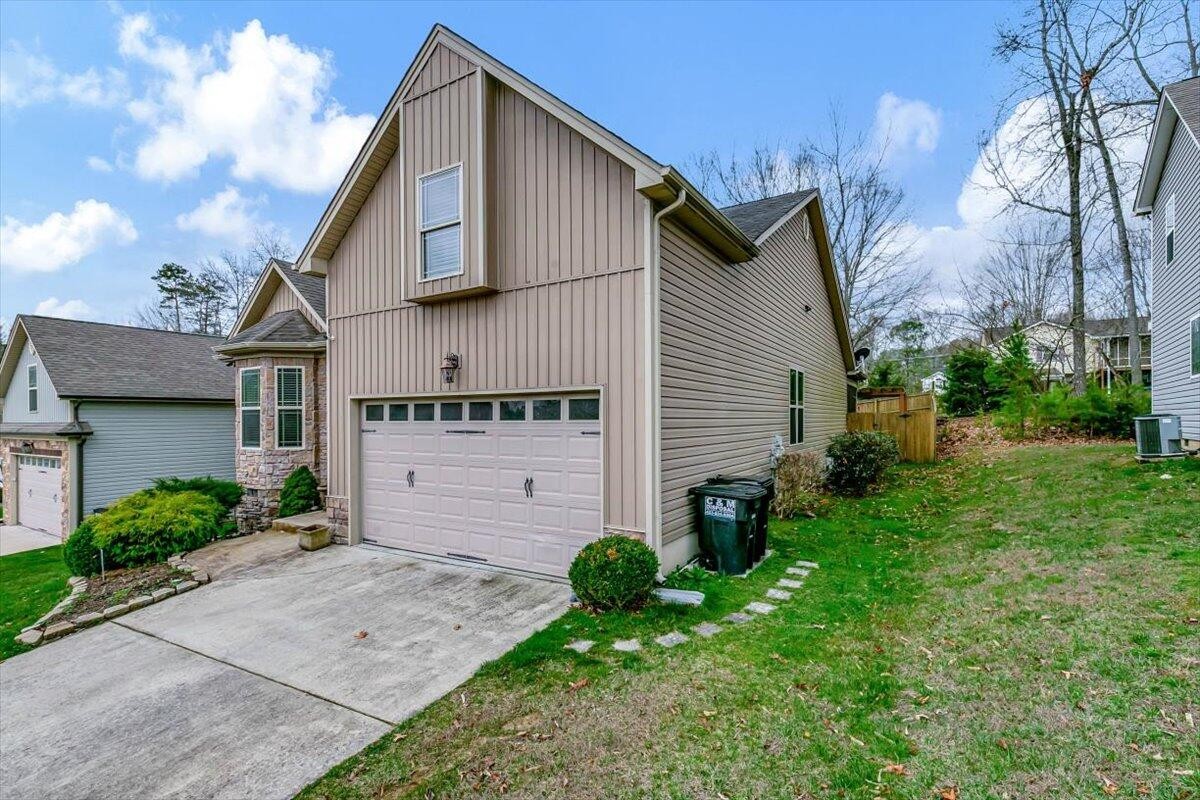 8591 Maple Valley Drive