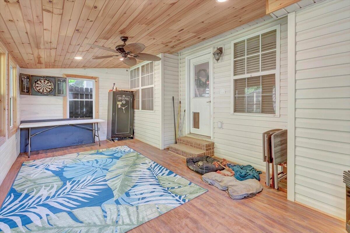 2922 NW Holliday Drive