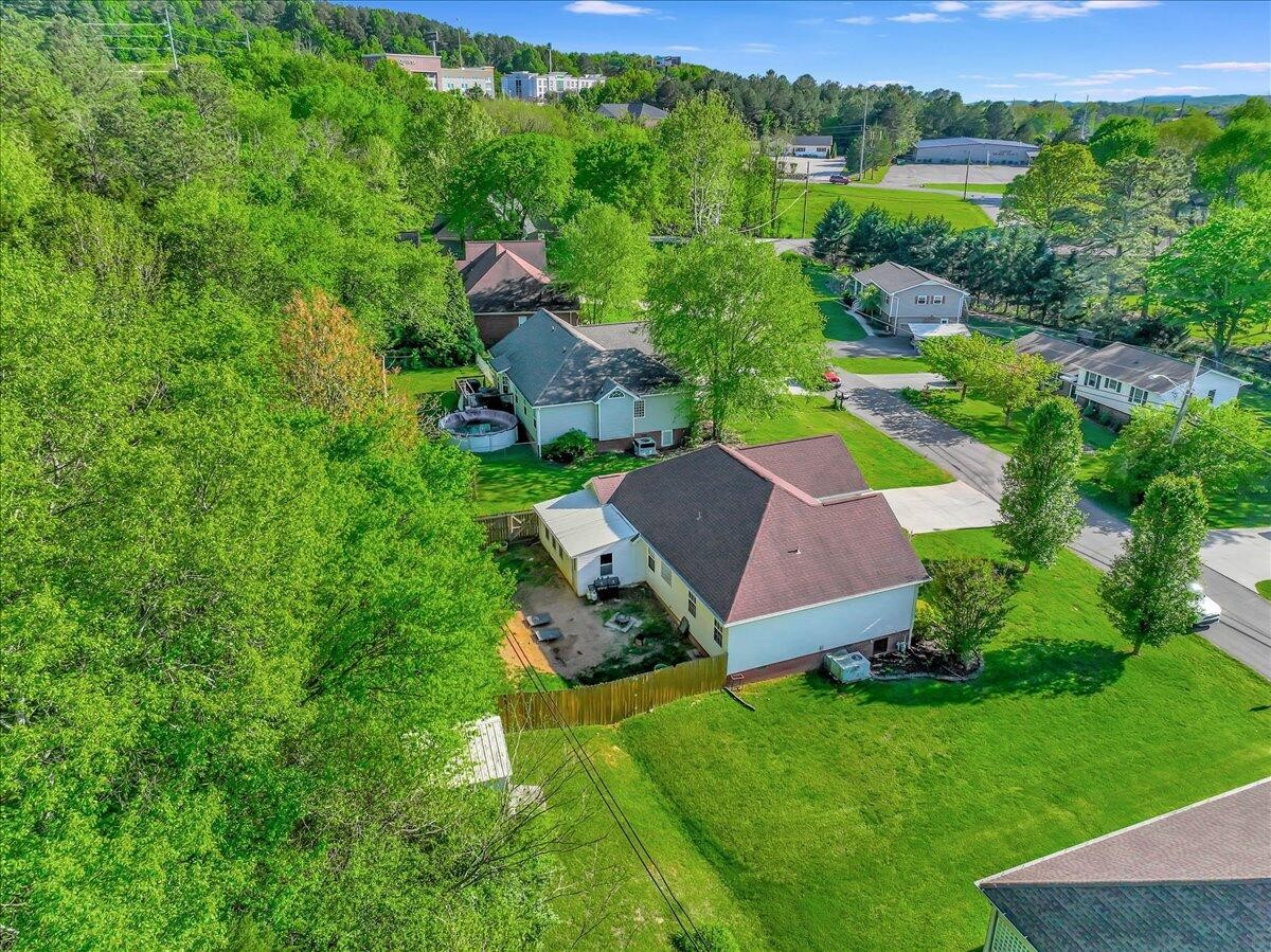 2922 NW Holliday Drive