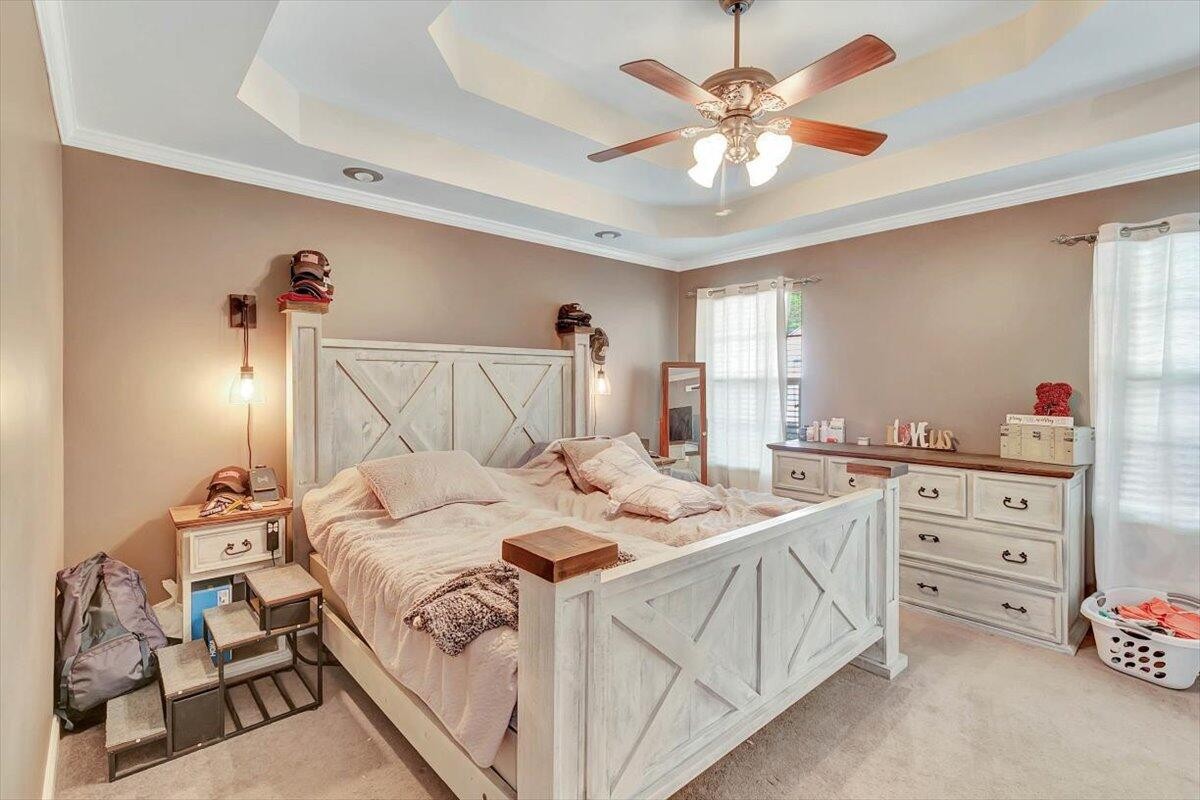 2922 NW Holliday Drive