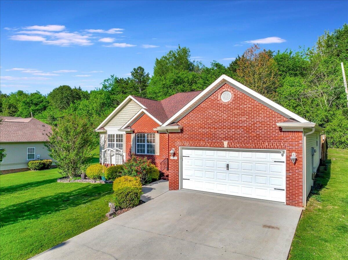 2922 NW Holliday Drive