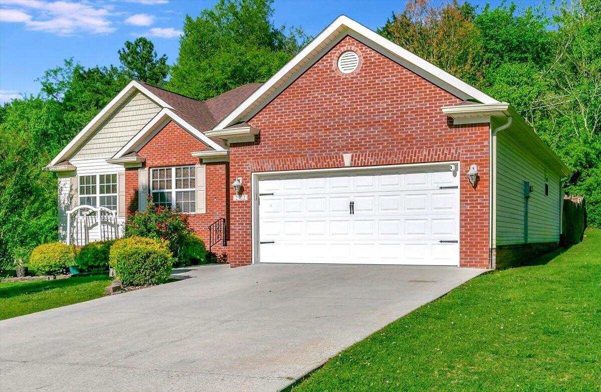 2922 NW Holliday Drive