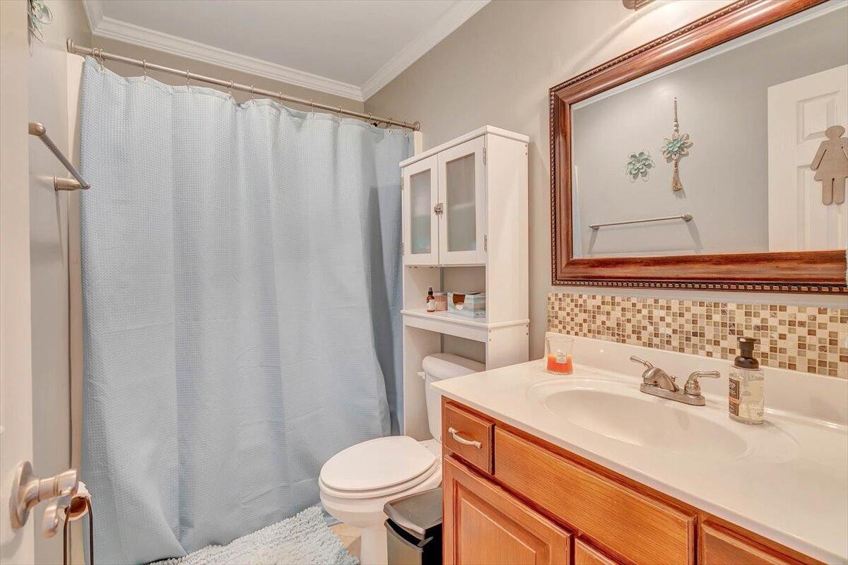 2922 NW Holliday Drive