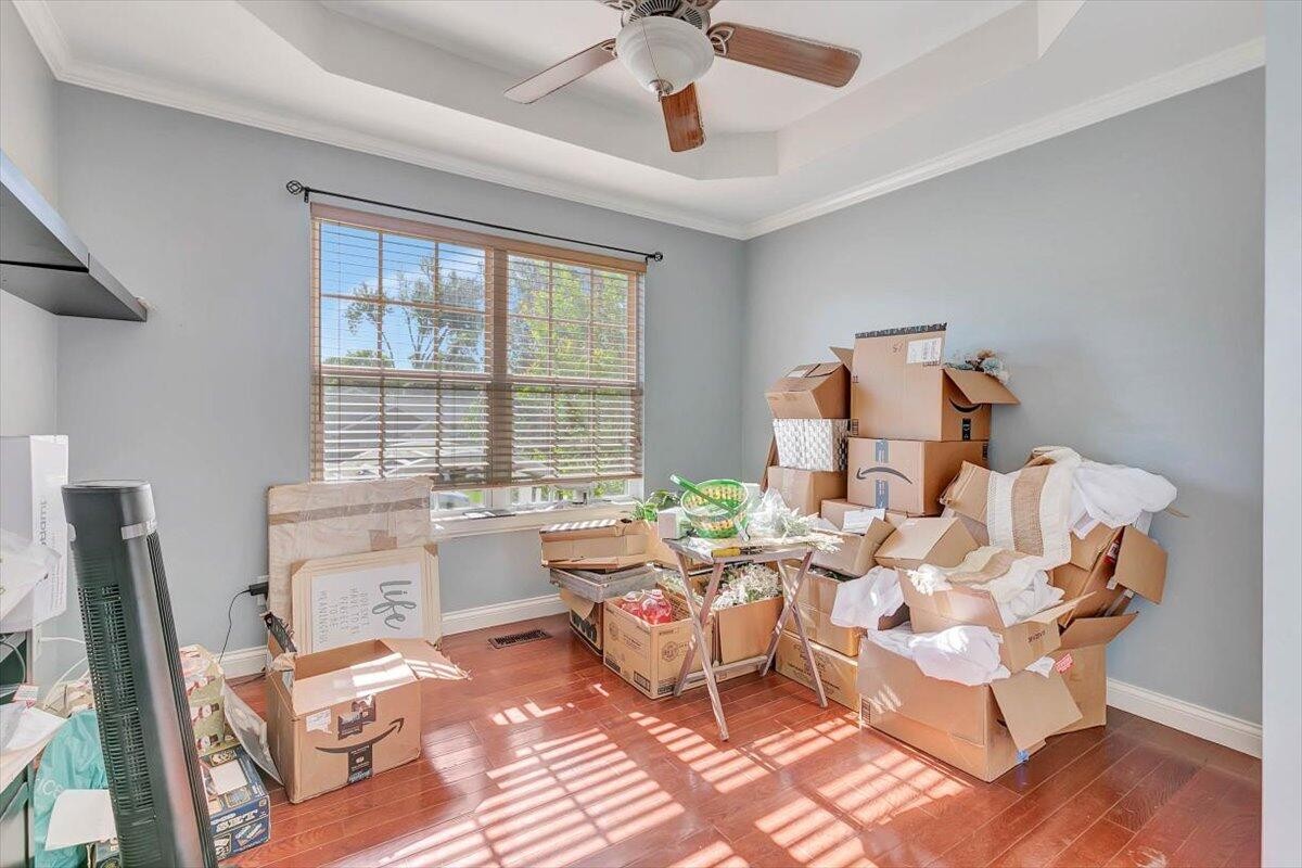 2922 NW Holliday Drive