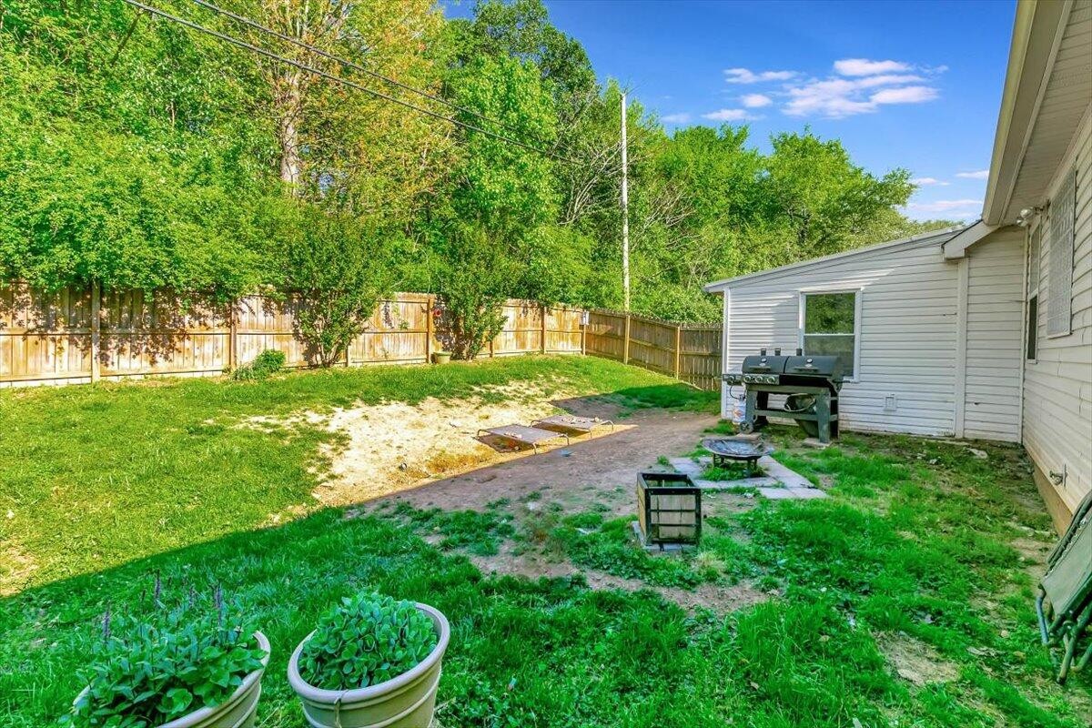 2922 NW Holliday Drive