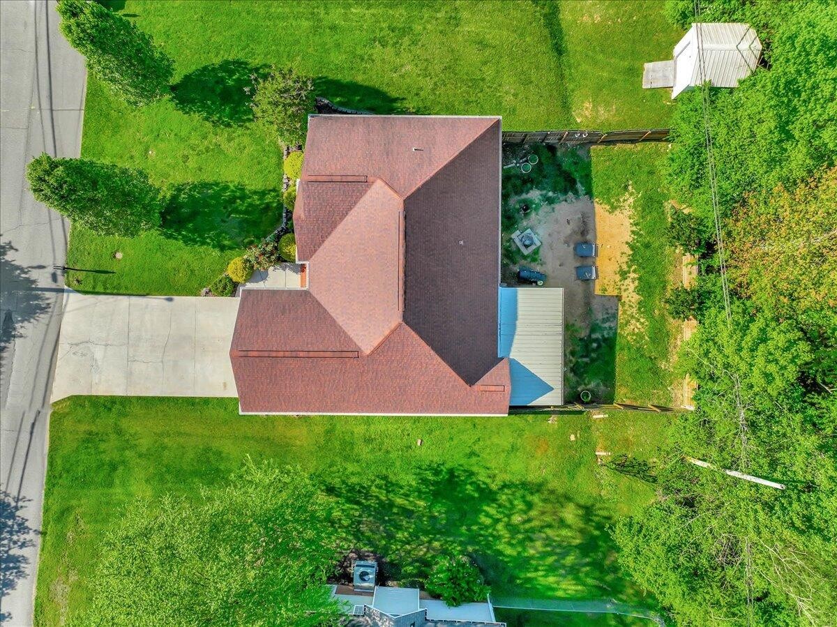 2922 NW Holliday Drive