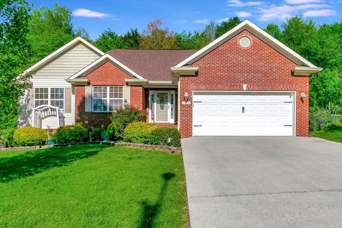 2922 NW Holliday Drive