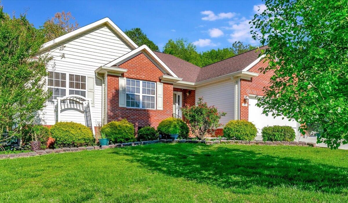 2922 NW Holliday Drive