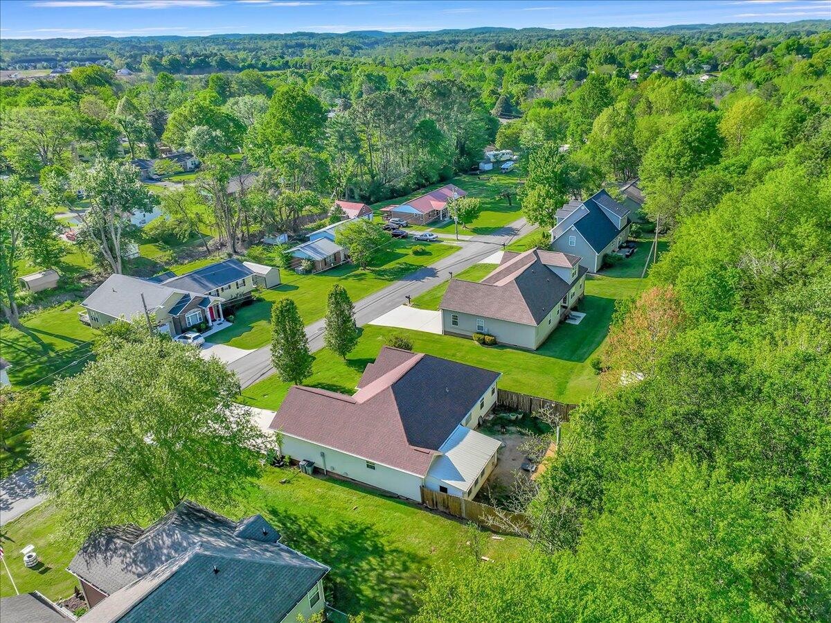 2922 NW Holliday Drive