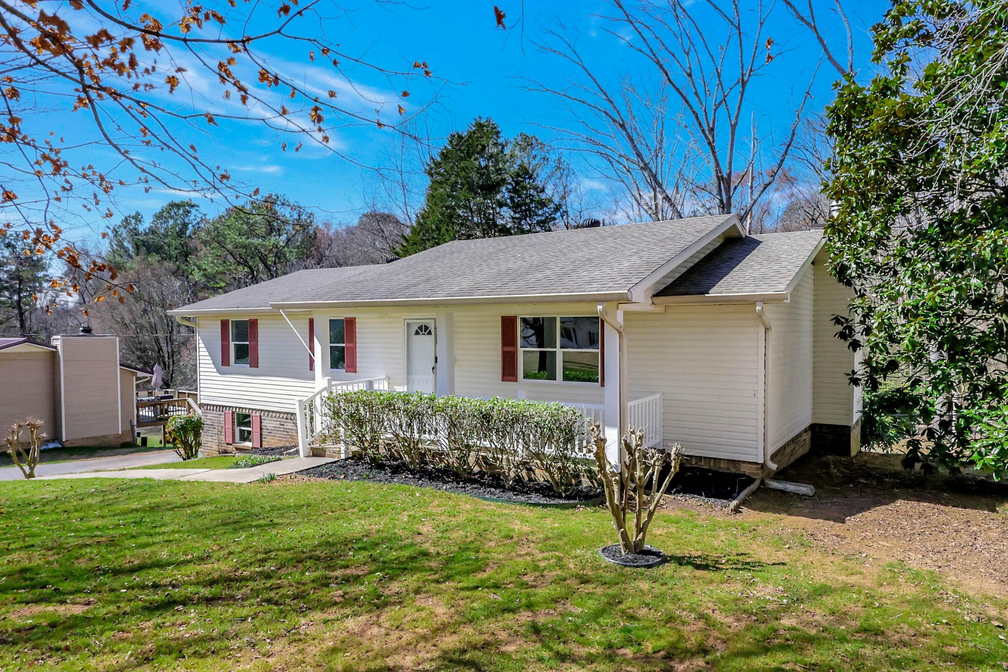 1025 Whisperwood Trail, NE