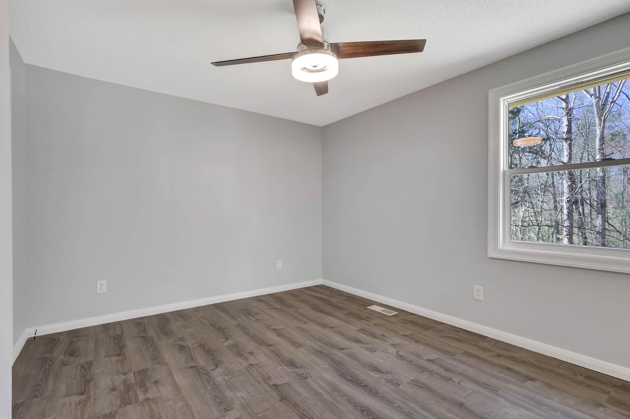 1025 Whisperwood Trail, NE