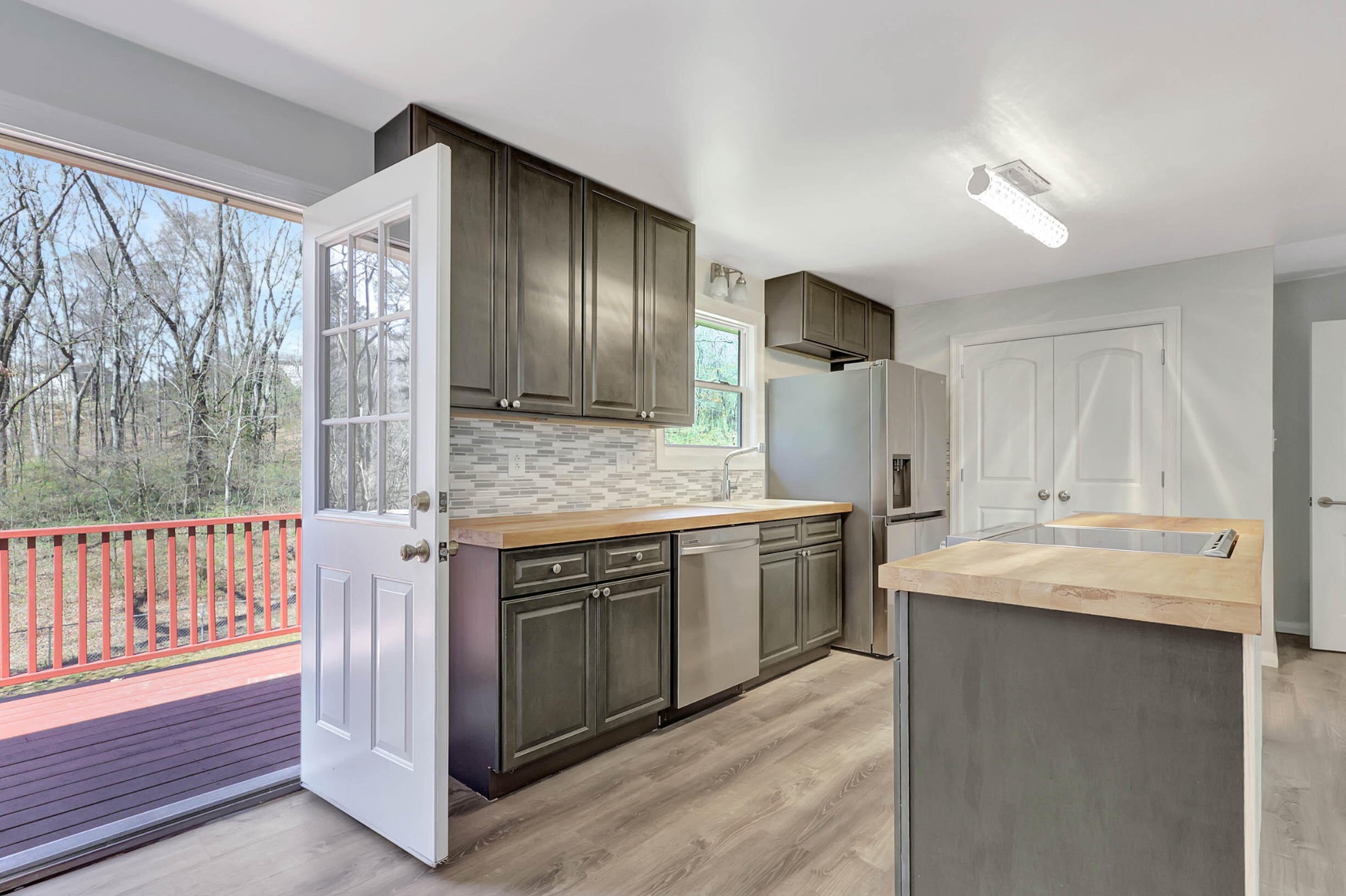 1025 Whisperwood Trail, NE