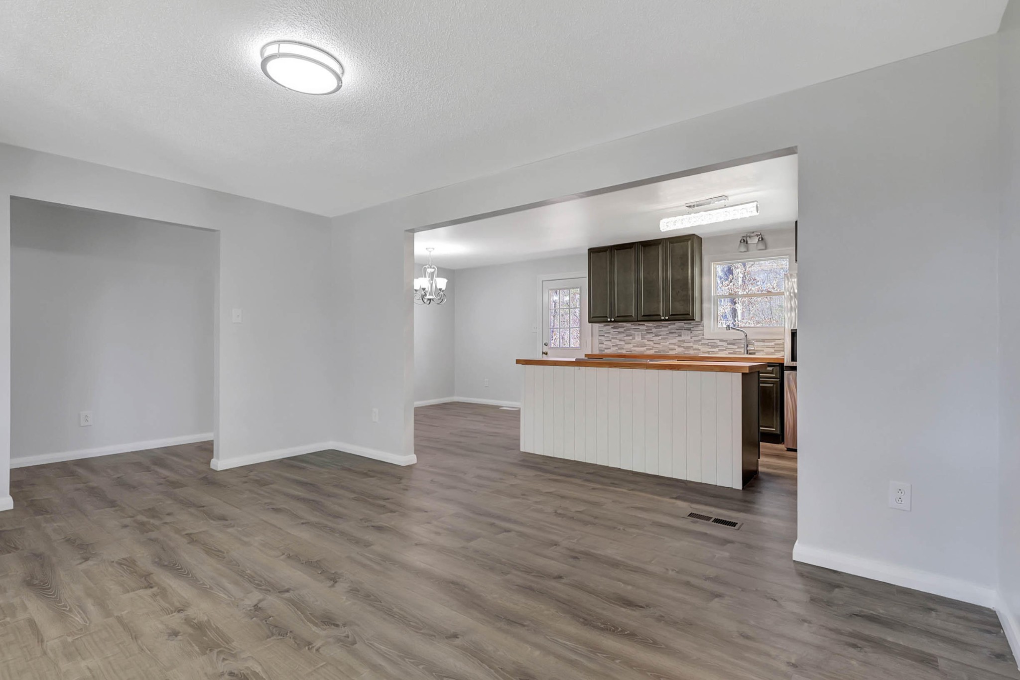 1025 Whisperwood Trail, NE