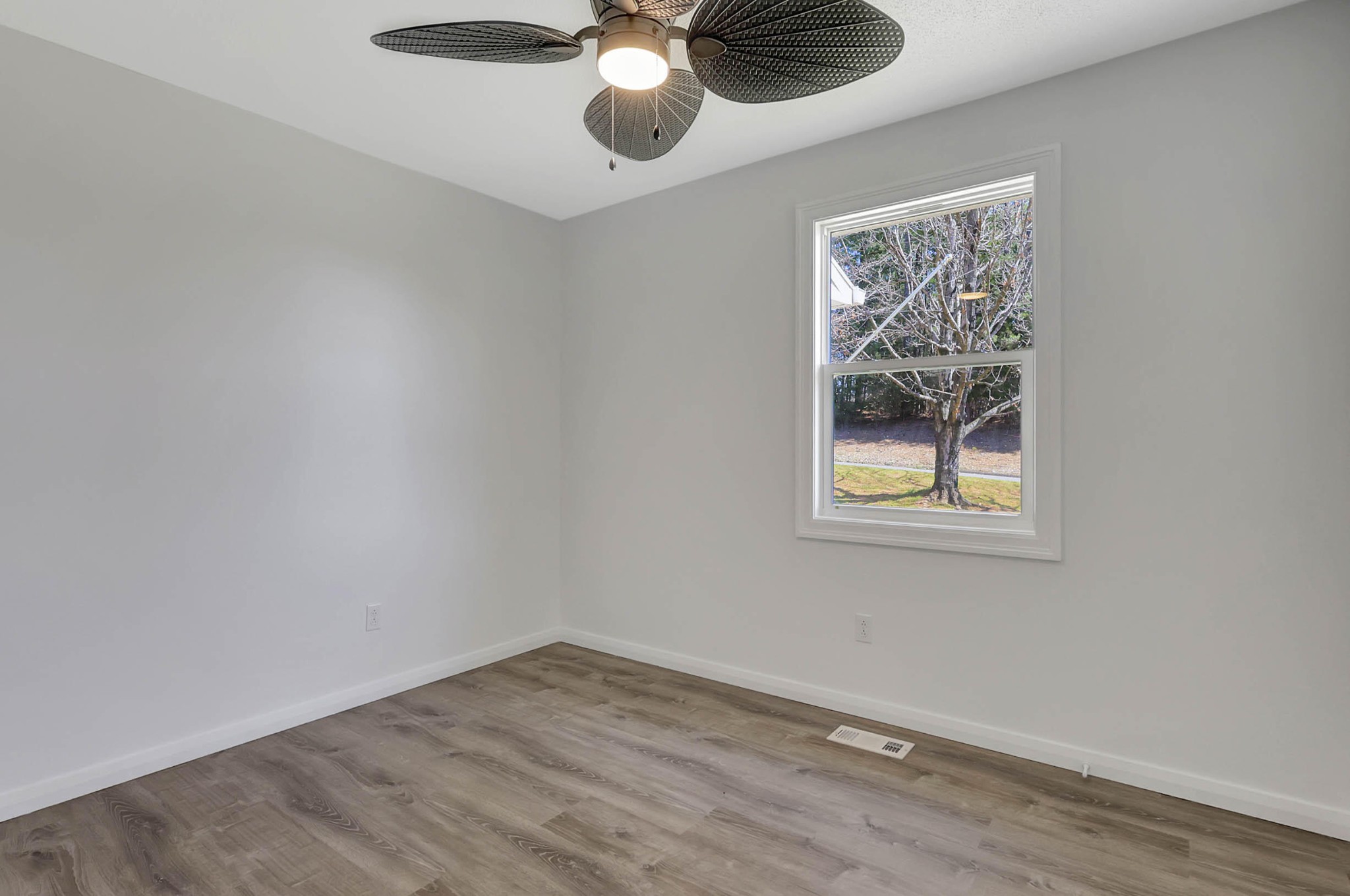 1025 Whisperwood Trail, NE