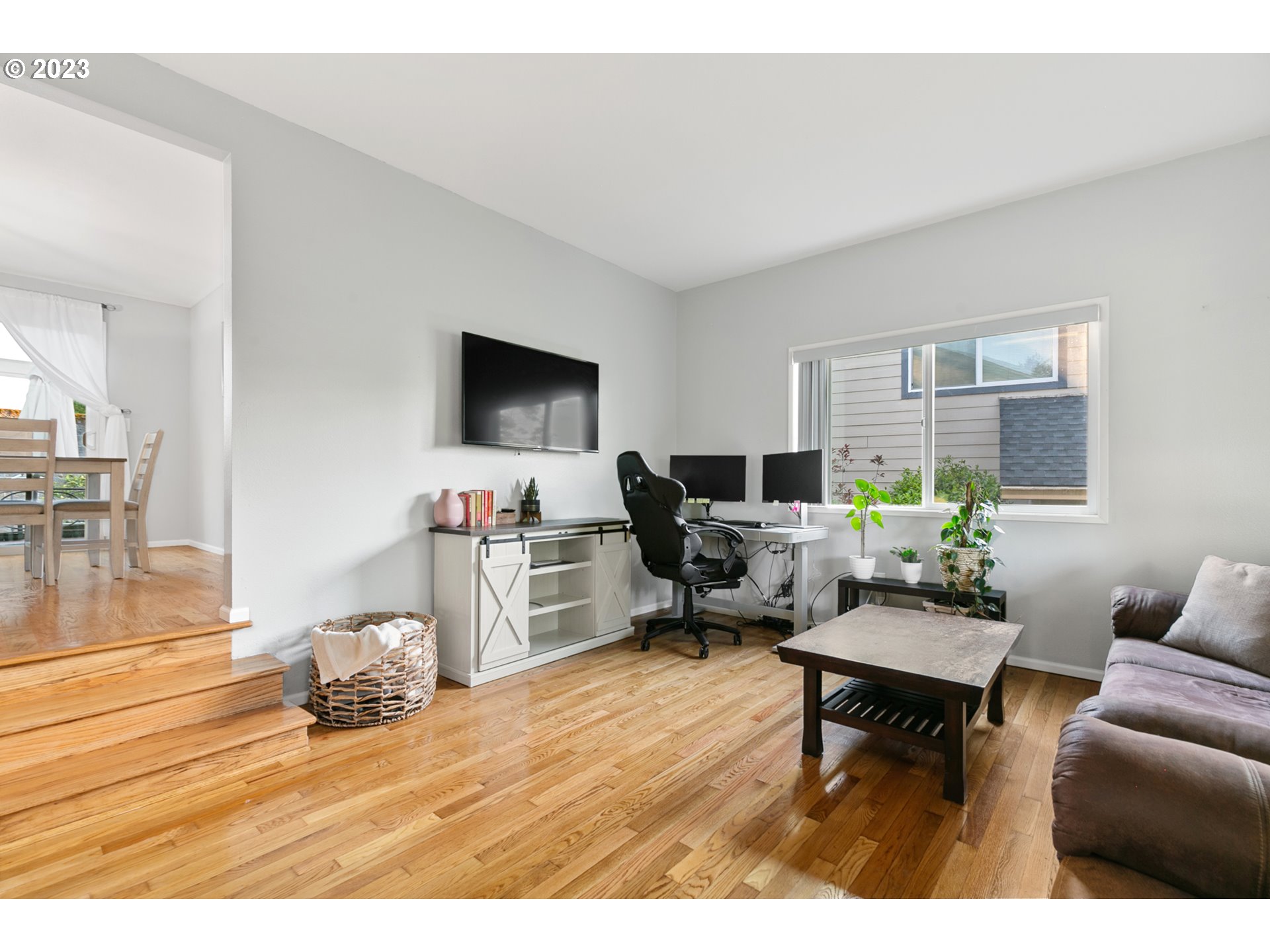 371 NE VILLAGE SQUIRE AVE 8