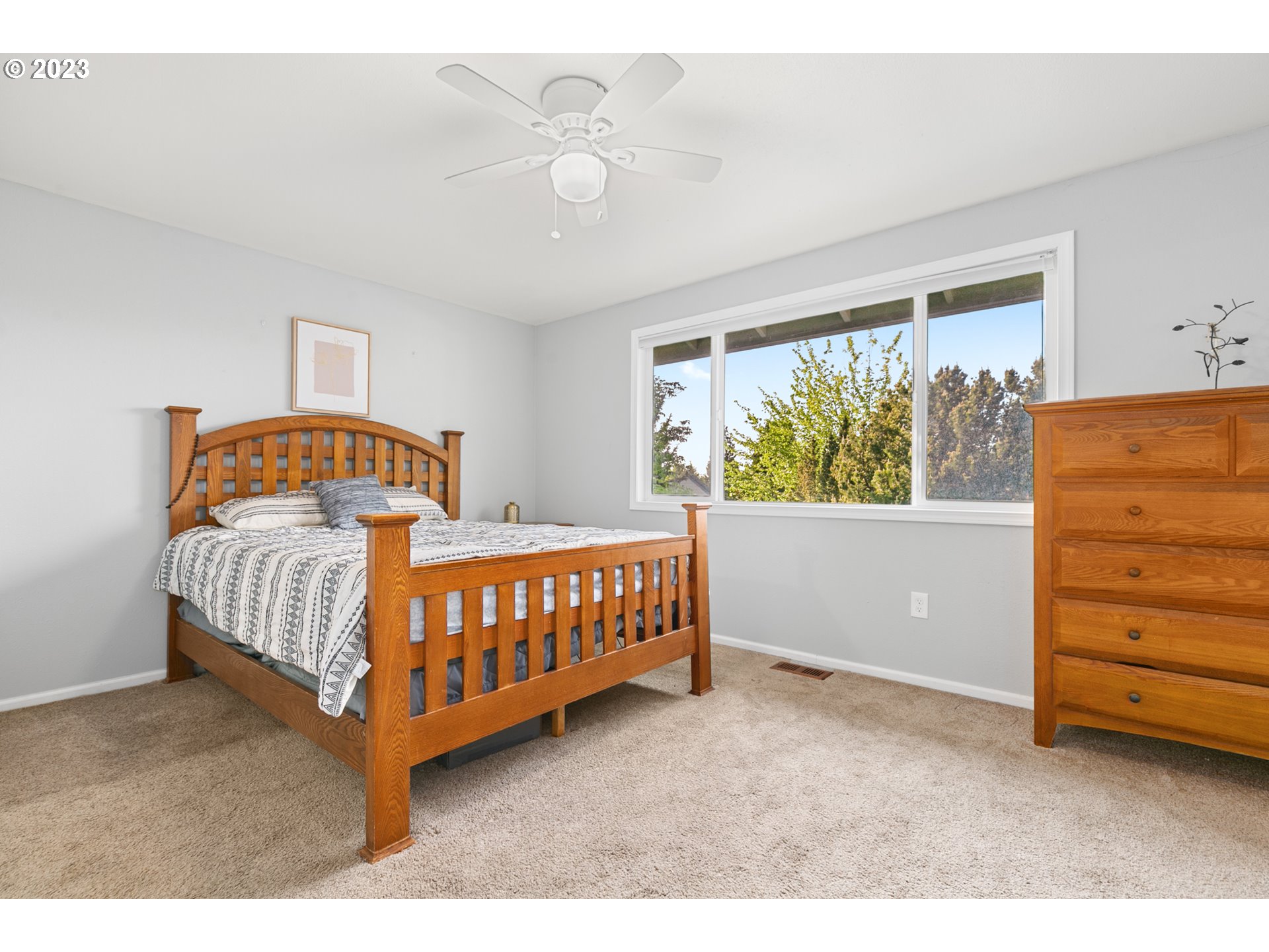 371 NE VILLAGE SQUIRE AVE 8