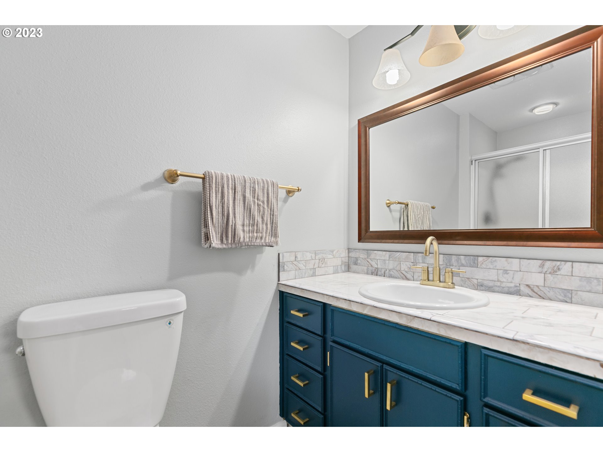 371 NE VILLAGE SQUIRE AVE 8