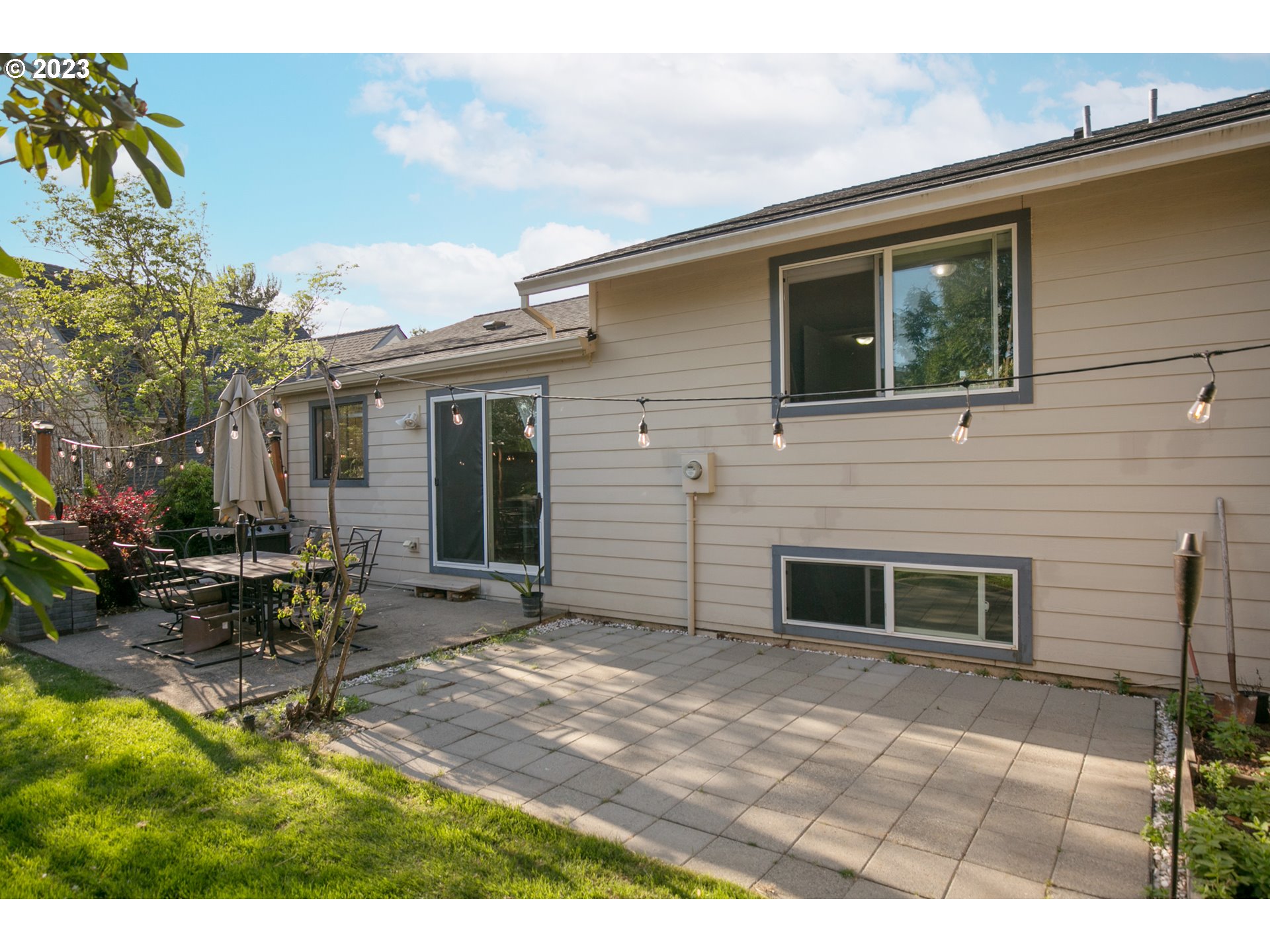 371 NE VILLAGE SQUIRE AVE 8