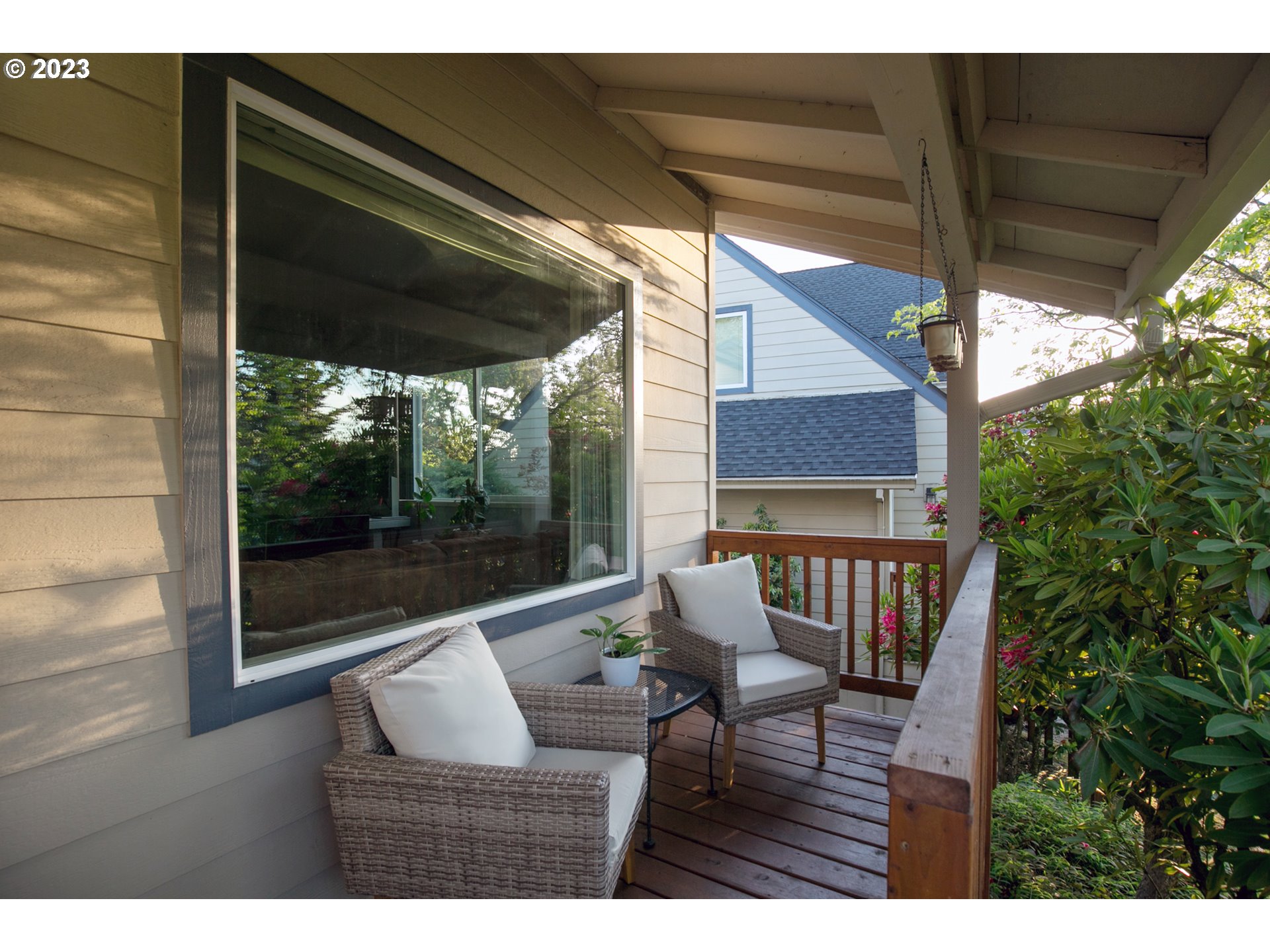 371 NE VILLAGE SQUIRE AVE 8