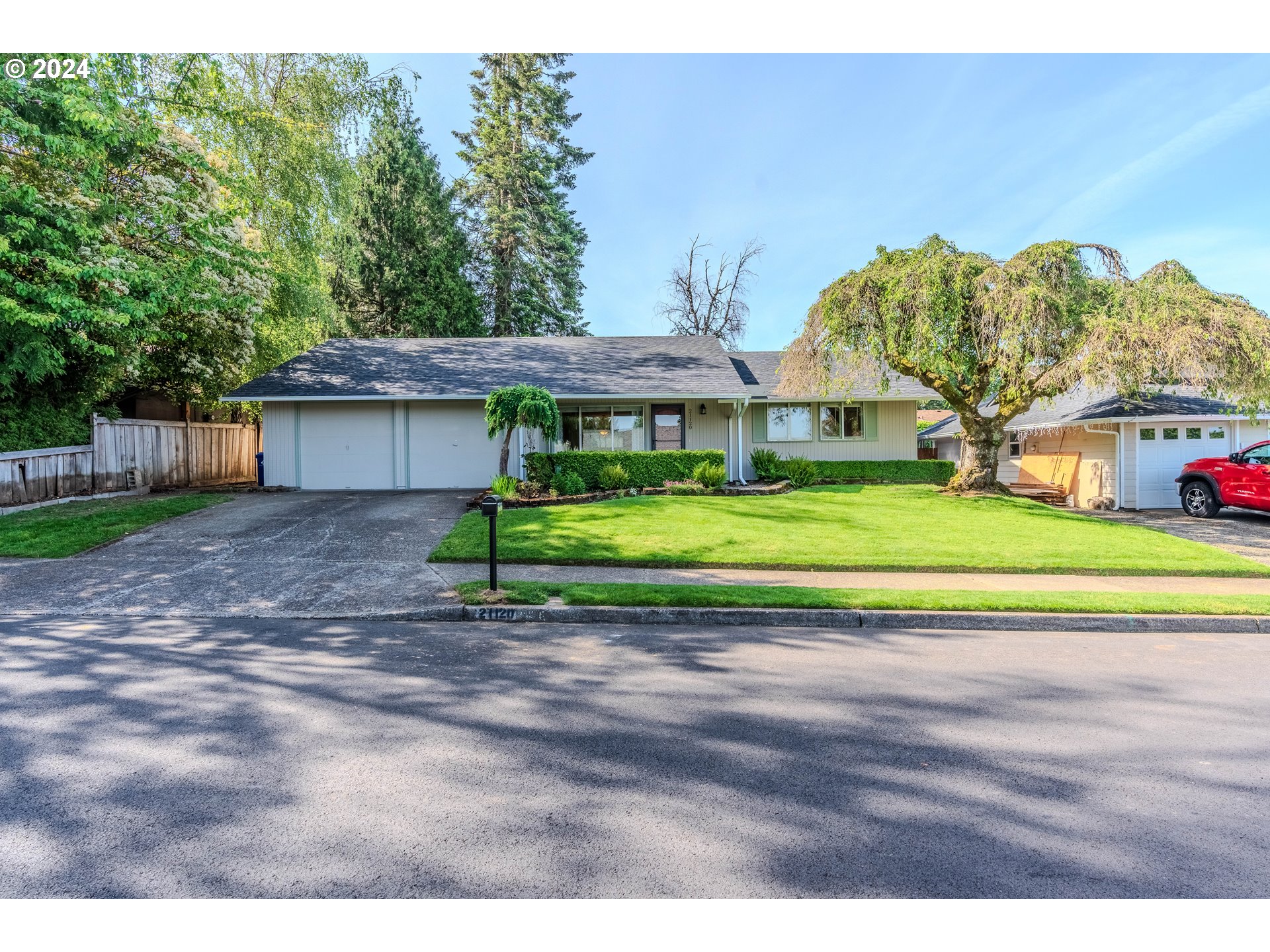 21120 SE YAMHILL ST