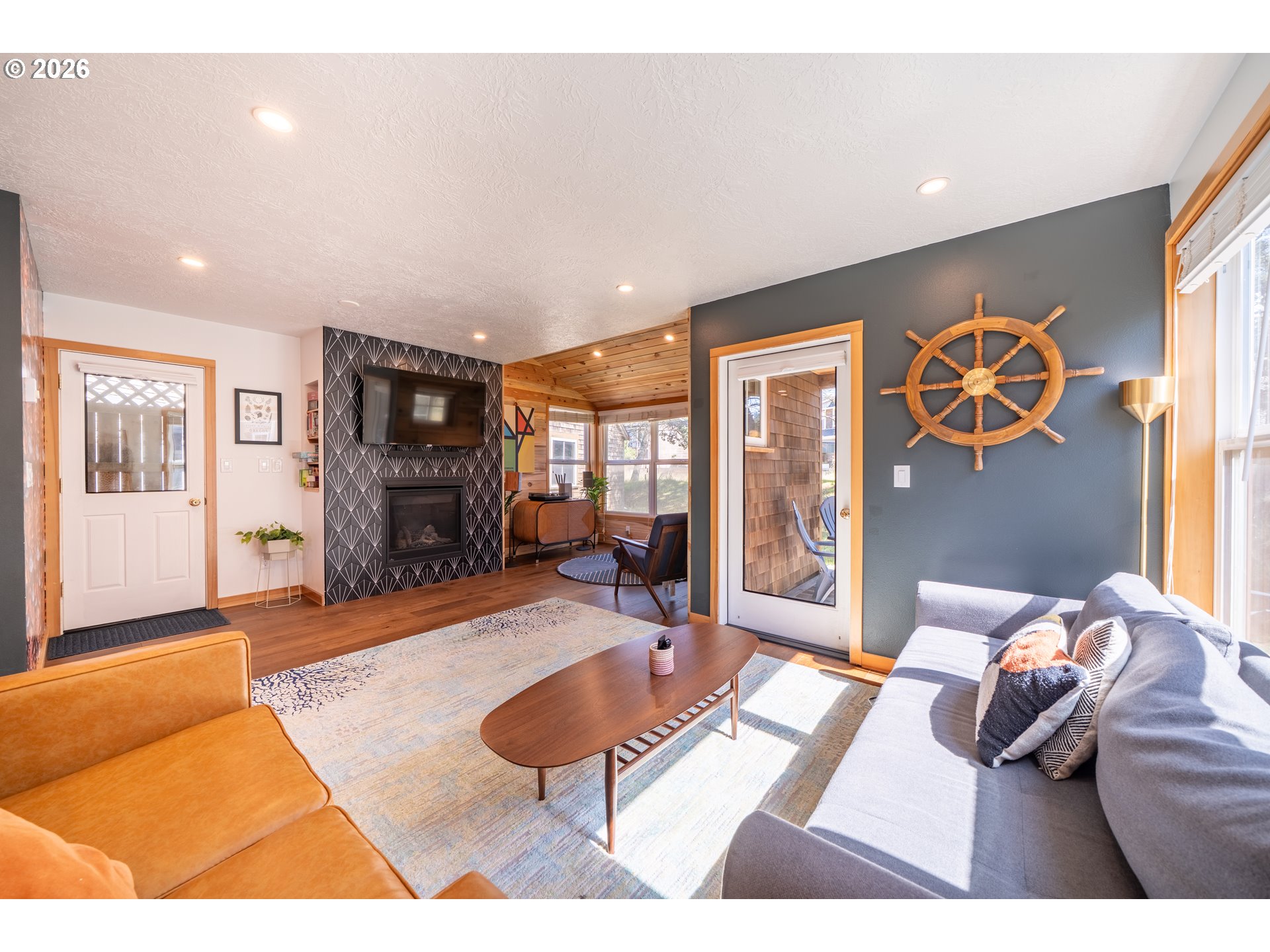 5855 BAREFOOT LN