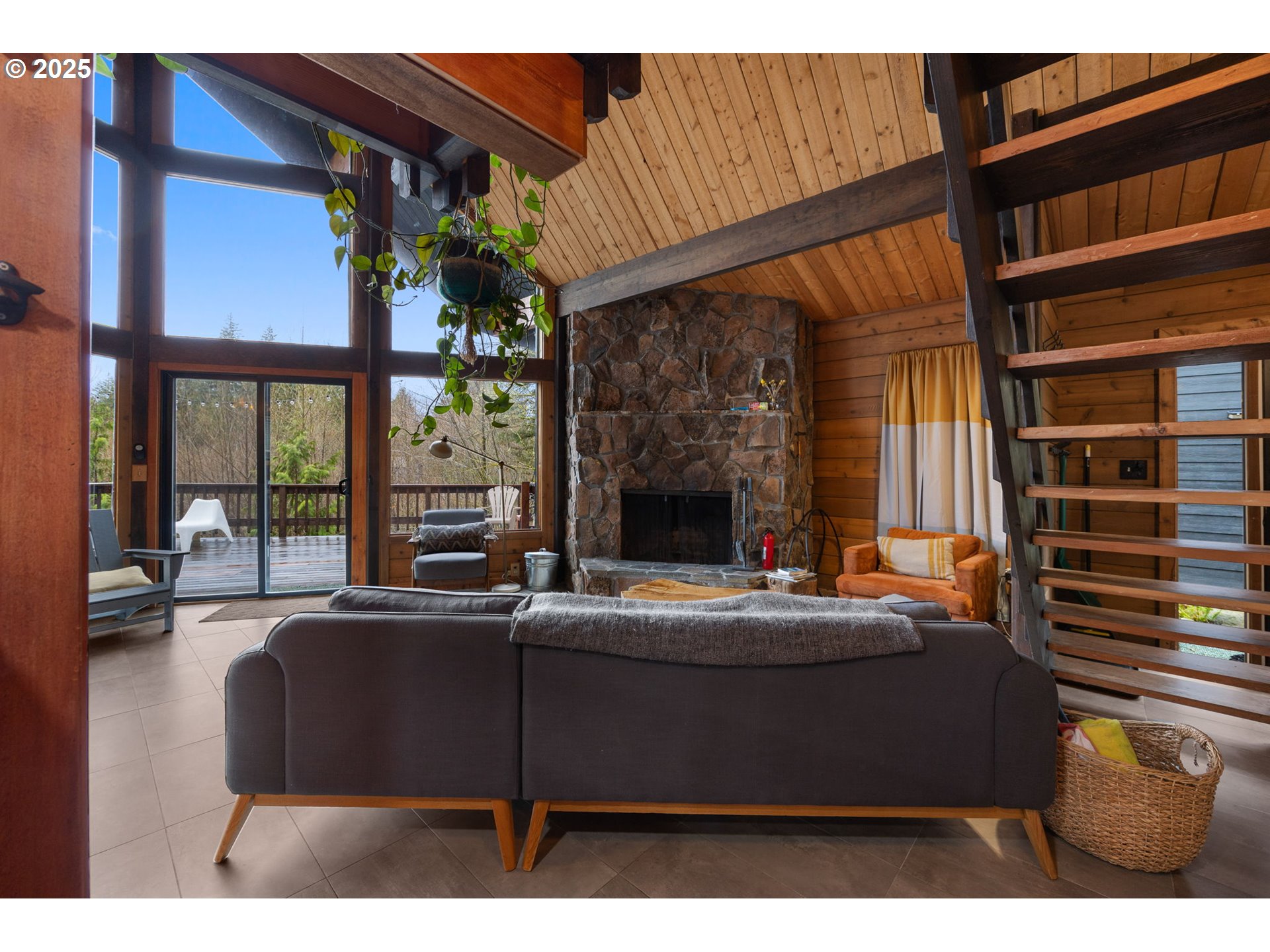 65418 E SANDY RIVER LN