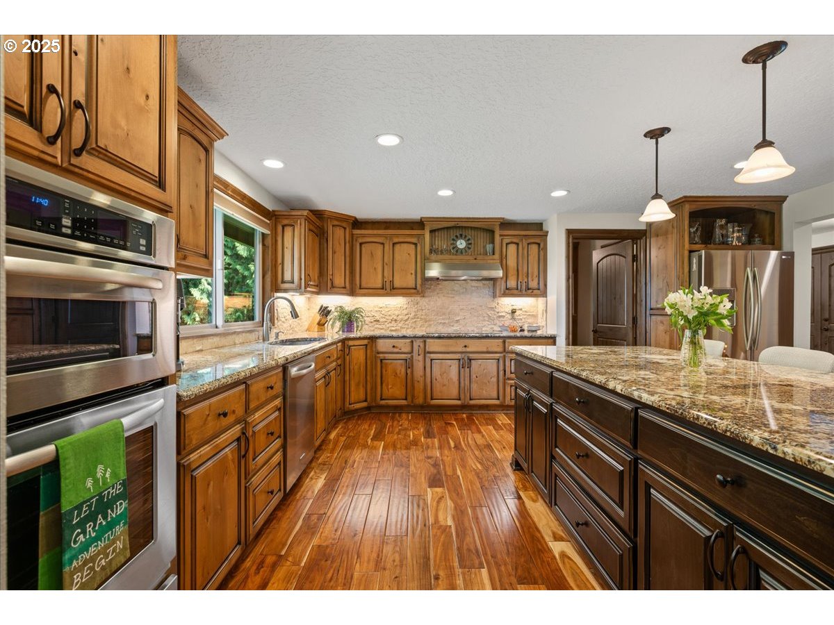 3633 SE Oxbow PKWY