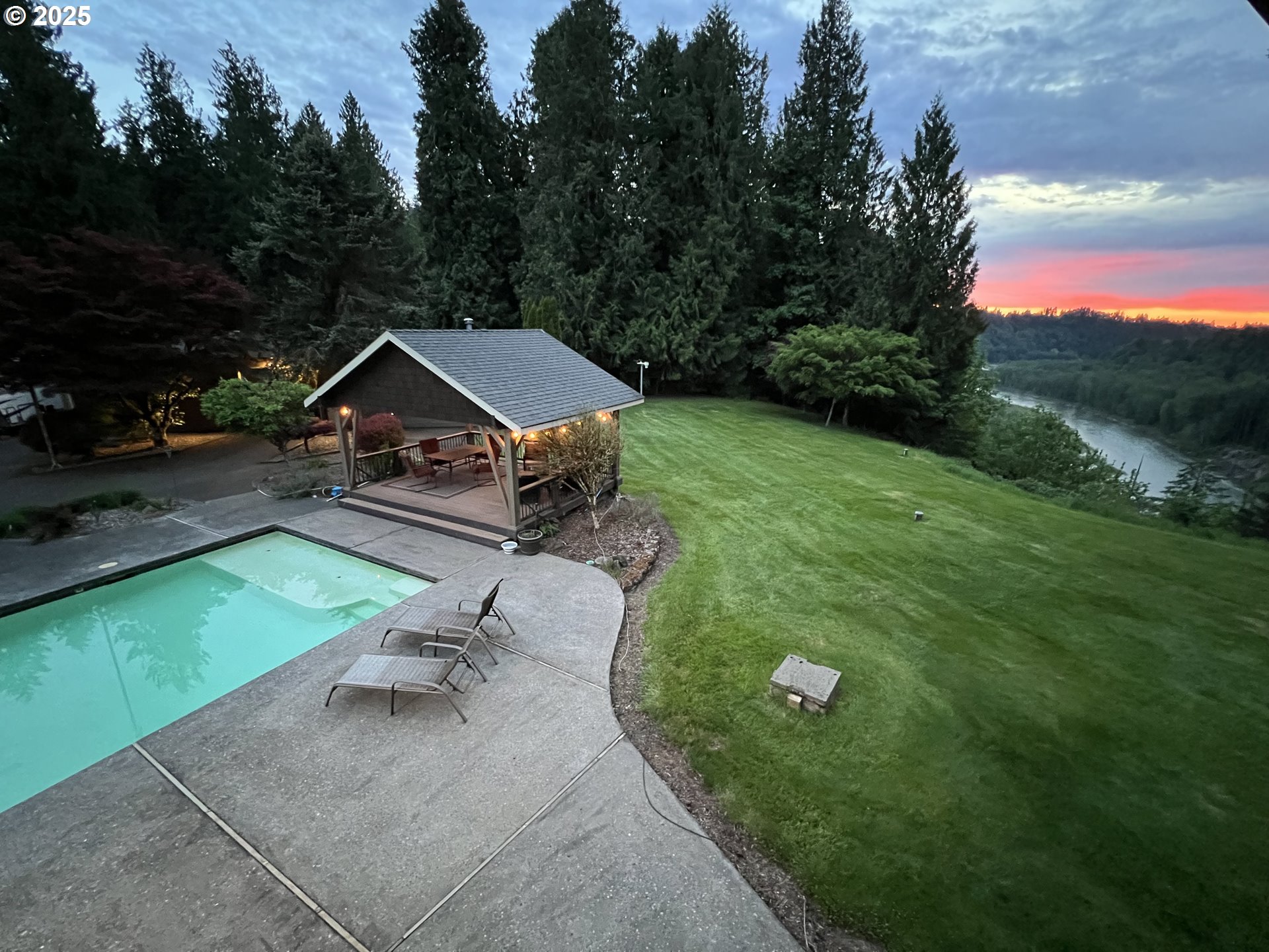 3633 SE Oxbow PKWY