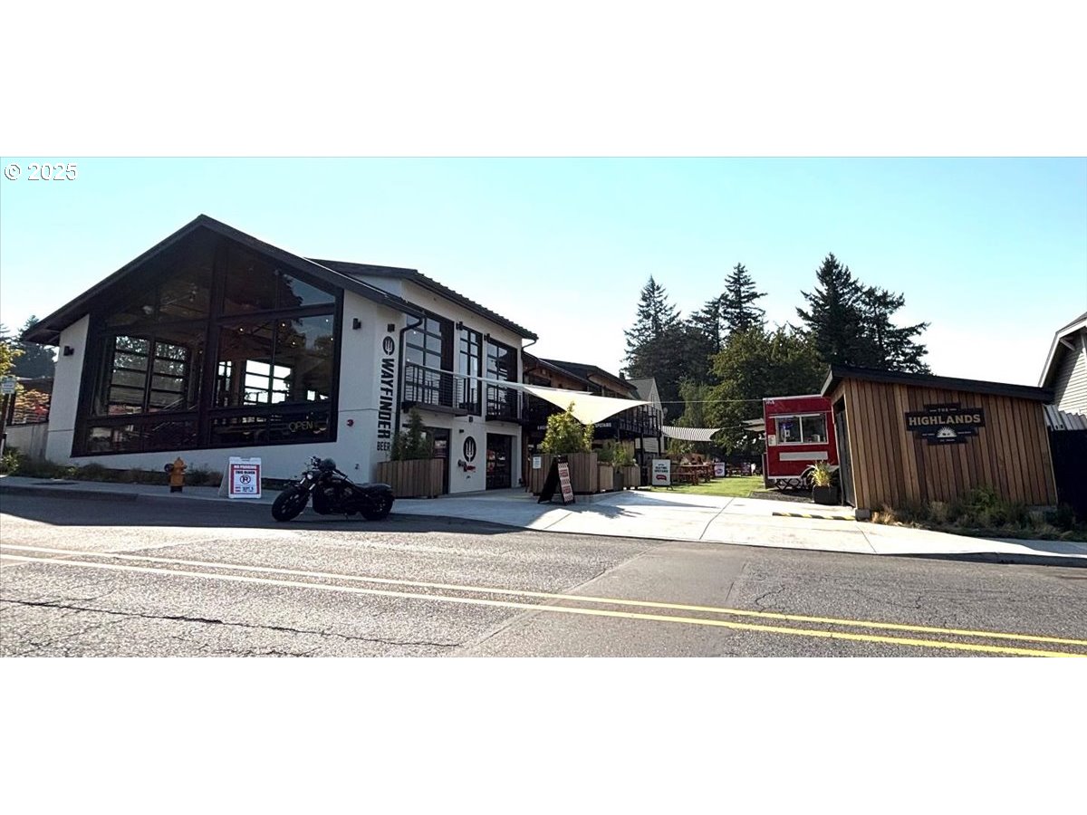 3633 SE Oxbow PKWY