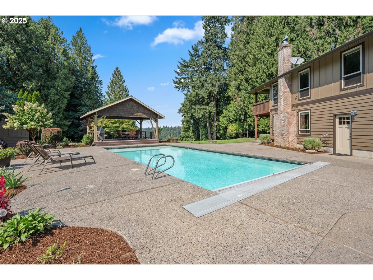 3633 SE Oxbow PKWY