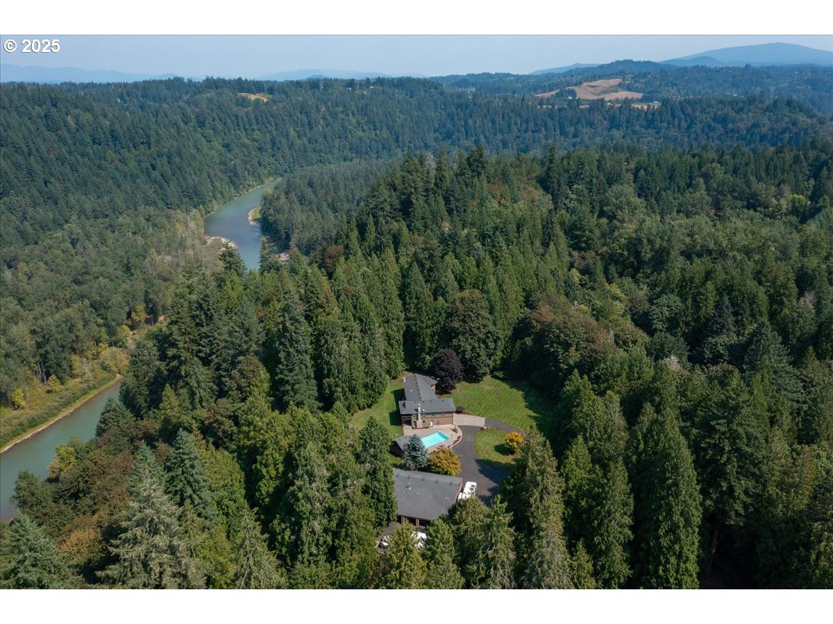 3633 SE Oxbow PKWY