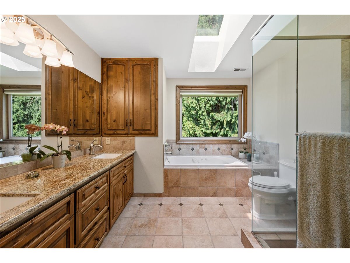 3633 SE Oxbow PKWY
