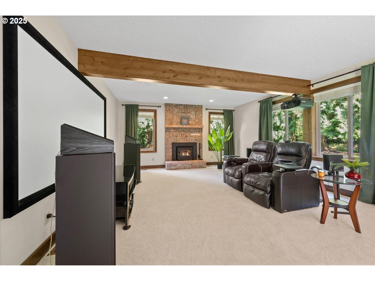 3633 SE Oxbow PKWY