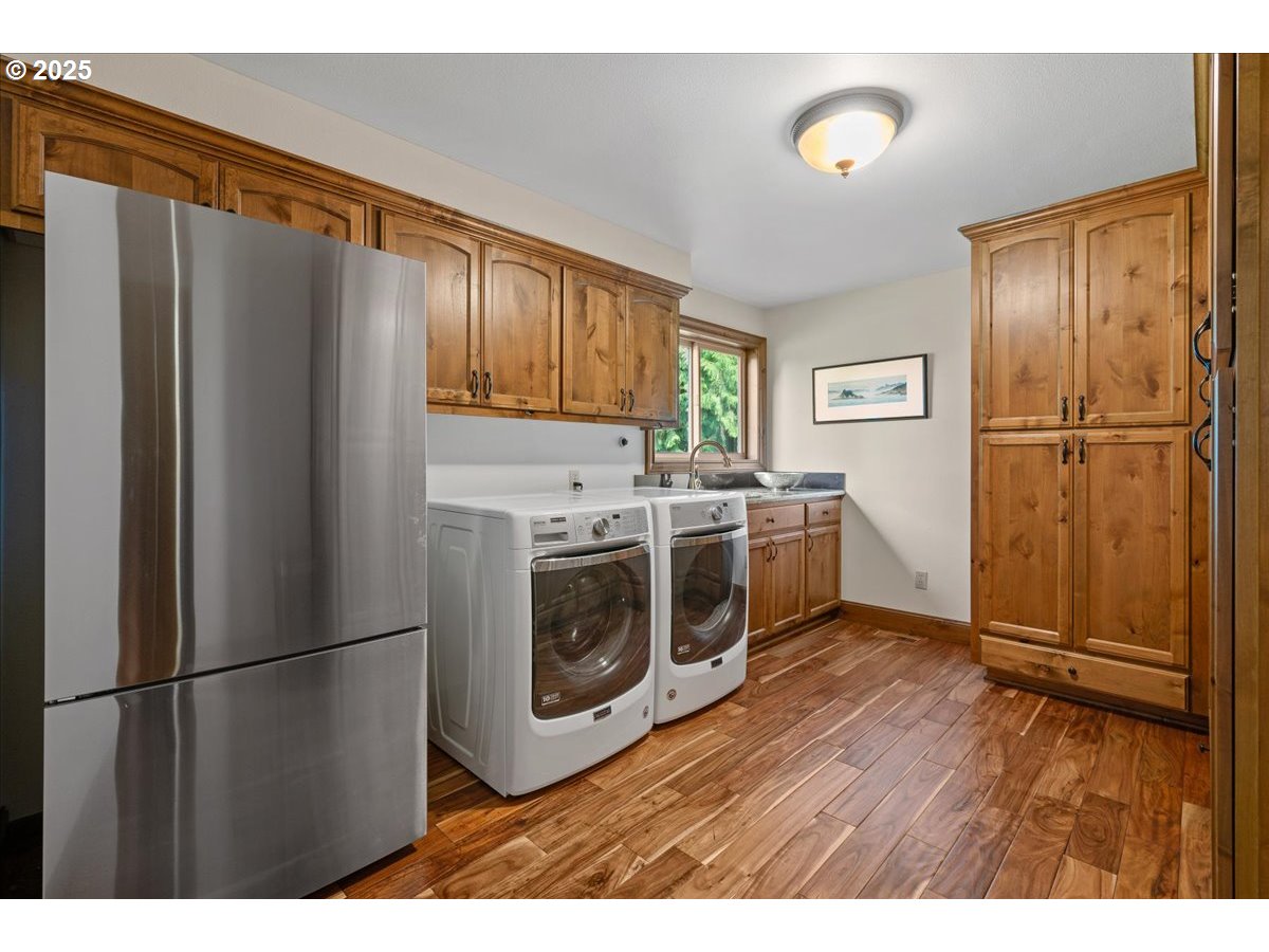 3633 SE Oxbow PKWY